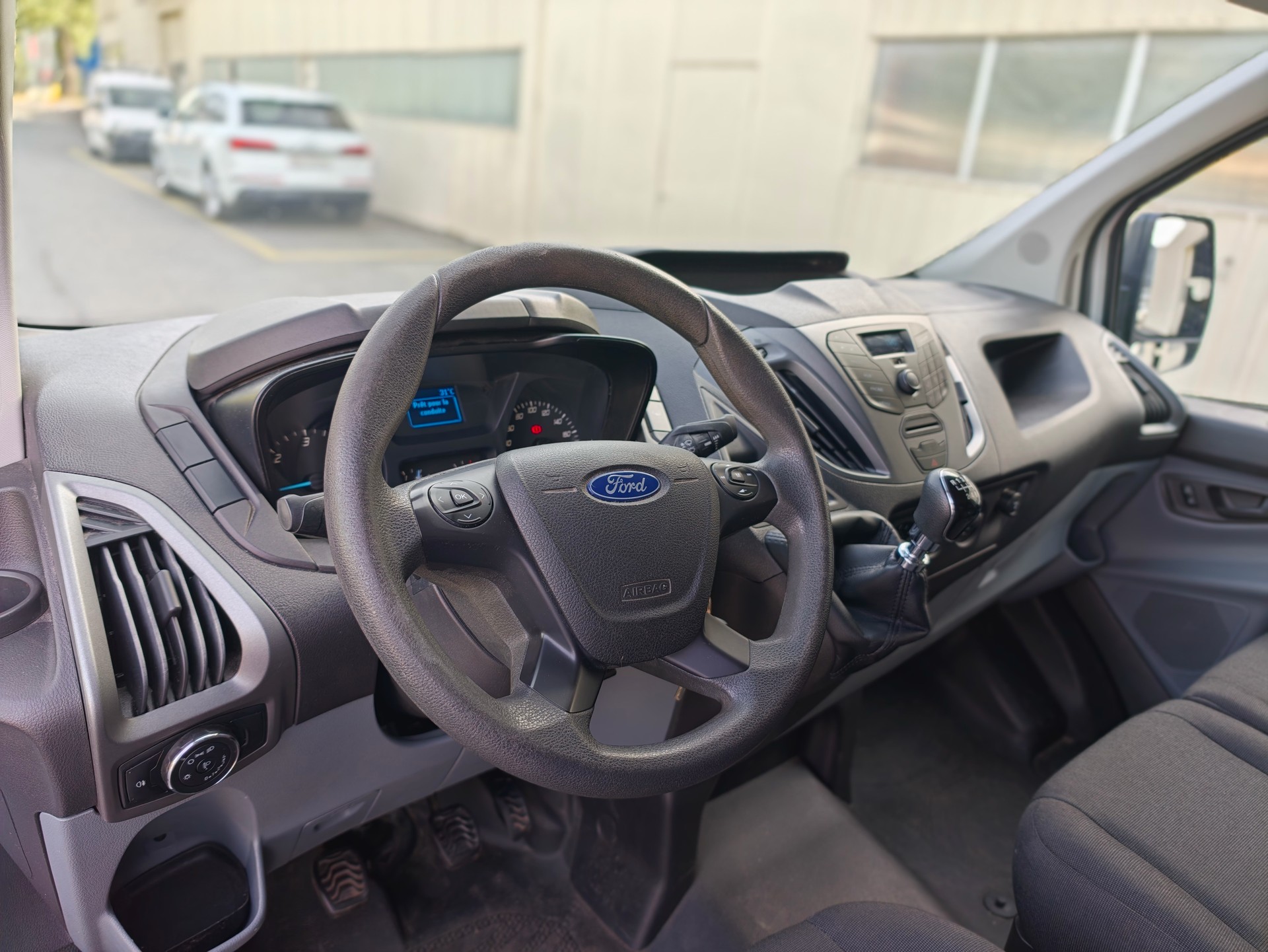 FORD Transit Custom Van 250 L1H1 Ambiente-image-7