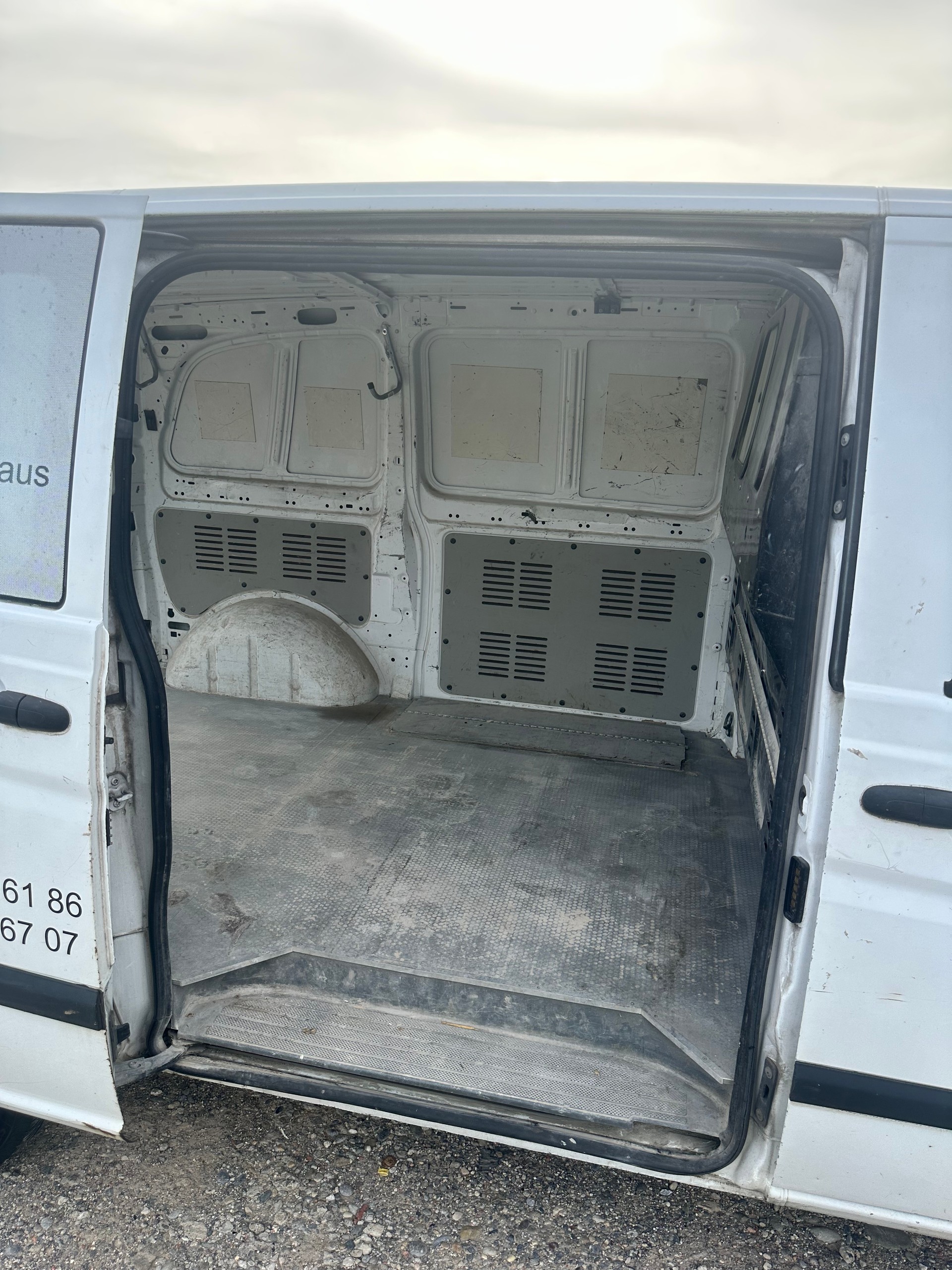 MERCEDES-BENZ Vito 109 CDI-image-8