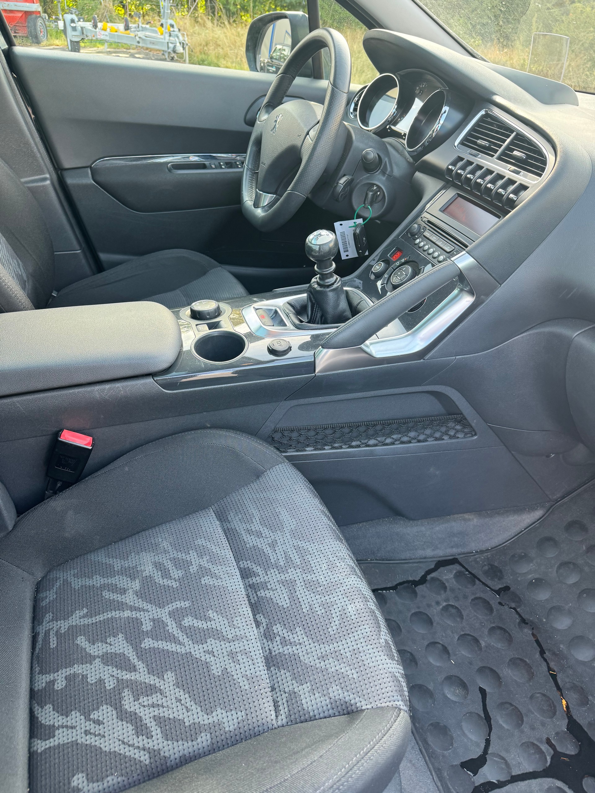 PEUGEOT 3008 2.0 HDI Sport-image-6