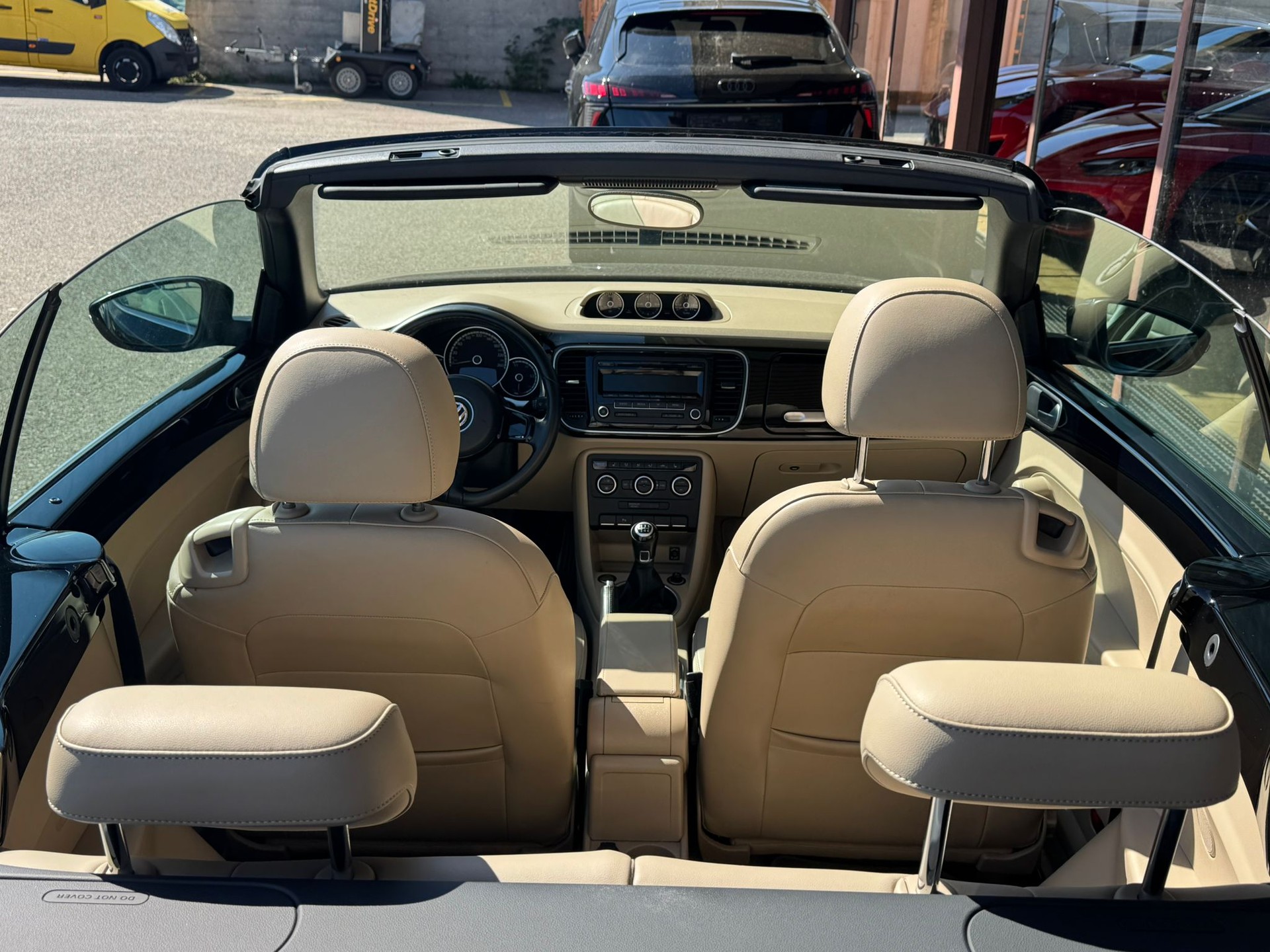VW Beetle Cabrio 2.0 TDI Design-image-12