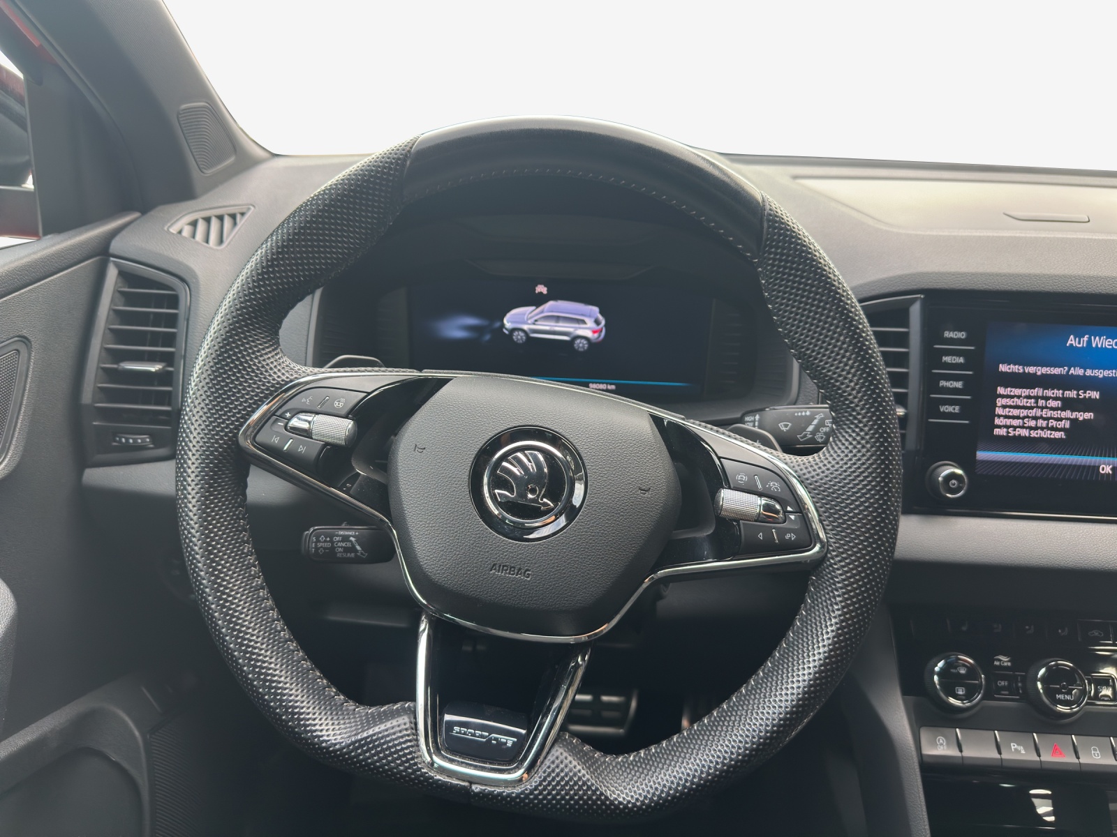 SKODA Karoq 2.0 TSI SportLine 4x4 DSG-image-9