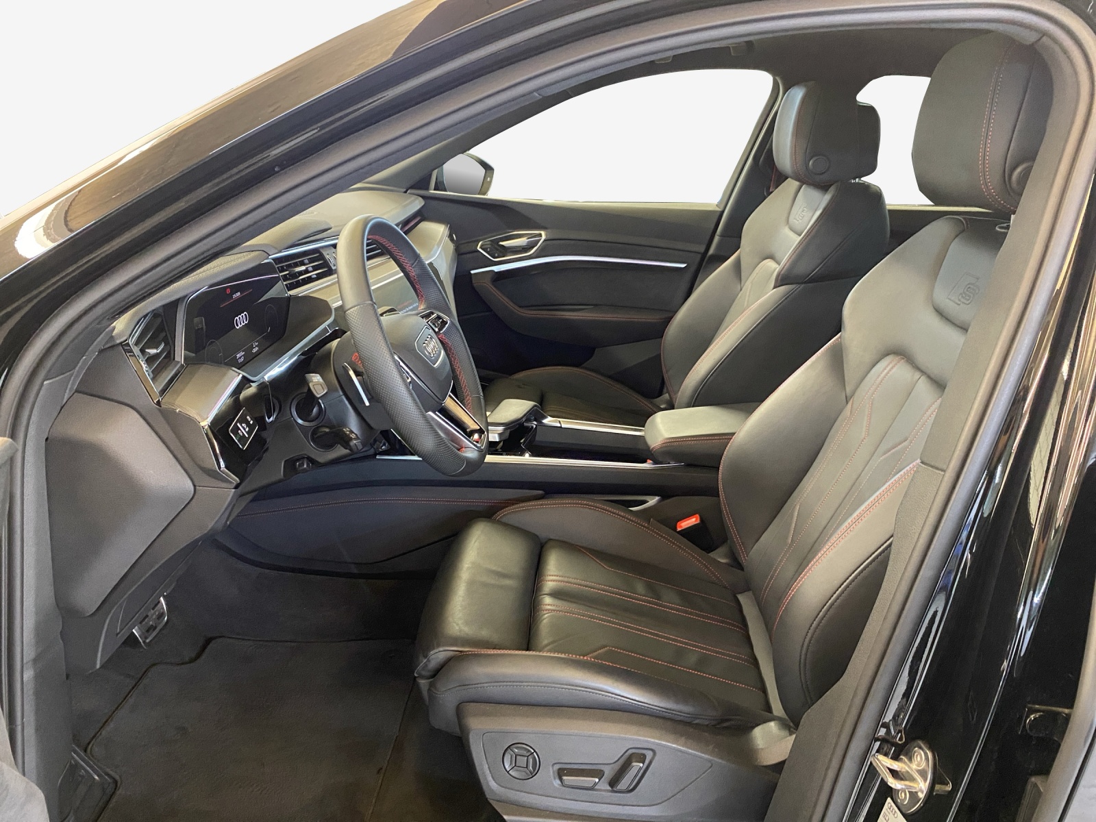 AUDI Q8 Sportback 55 e-tron Black Edition quattro-image-7
