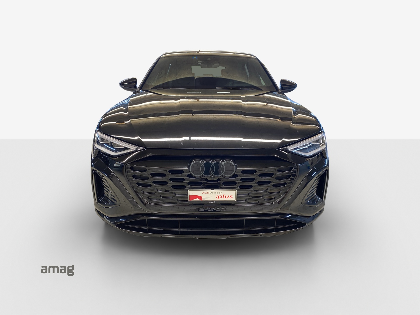 AUDI Q8 Sportback 55 e-tron Black Edition quattro-image-6