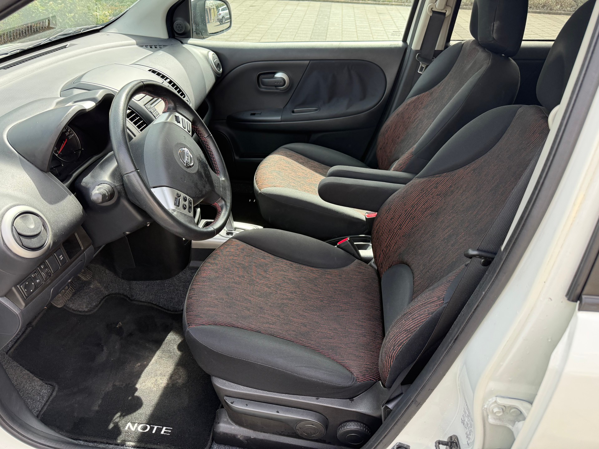 NISSAN Note 1.6 tekna Automatic-image-9