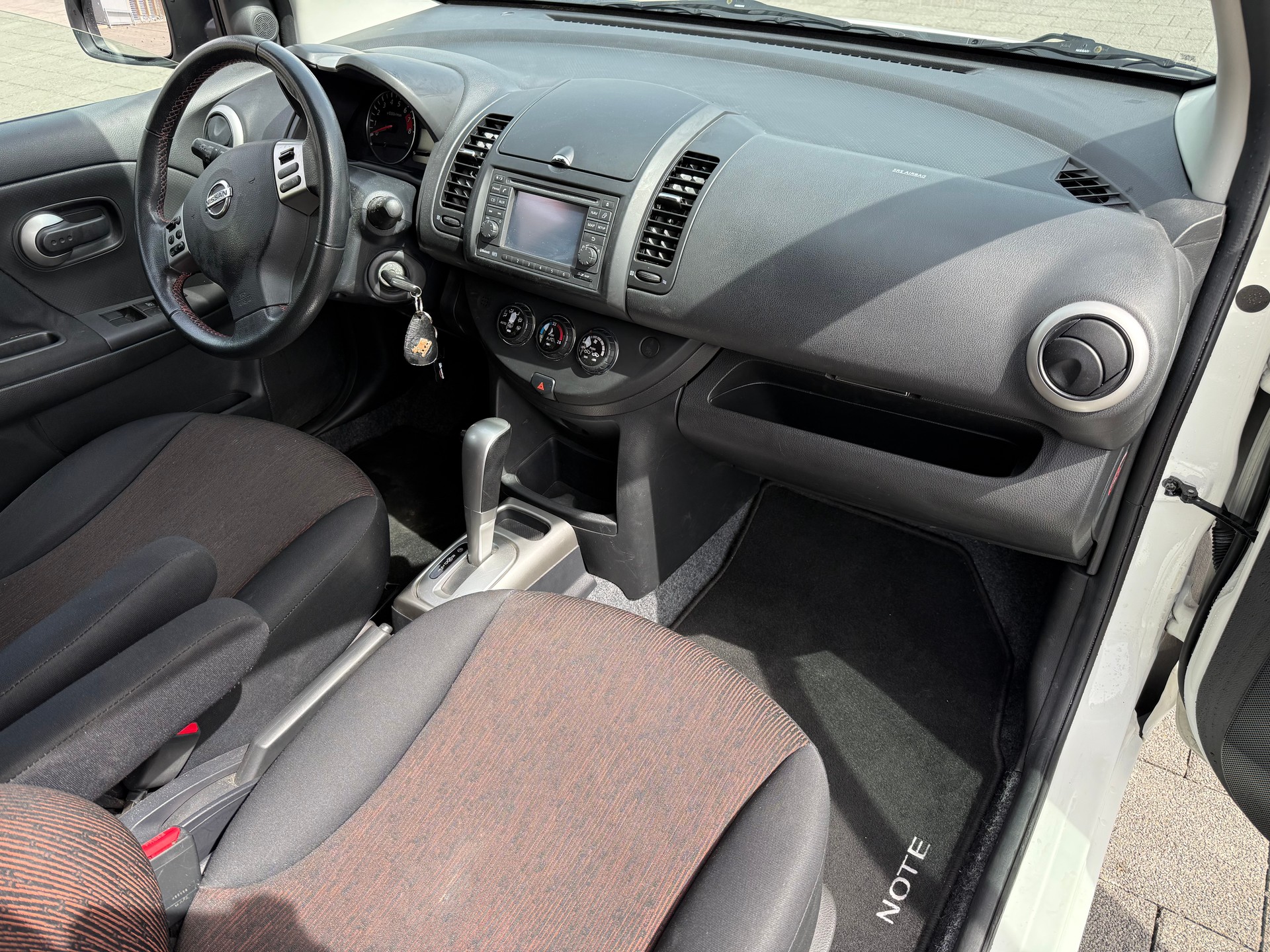 NISSAN Note 1.6 tekna Automatic-image-7