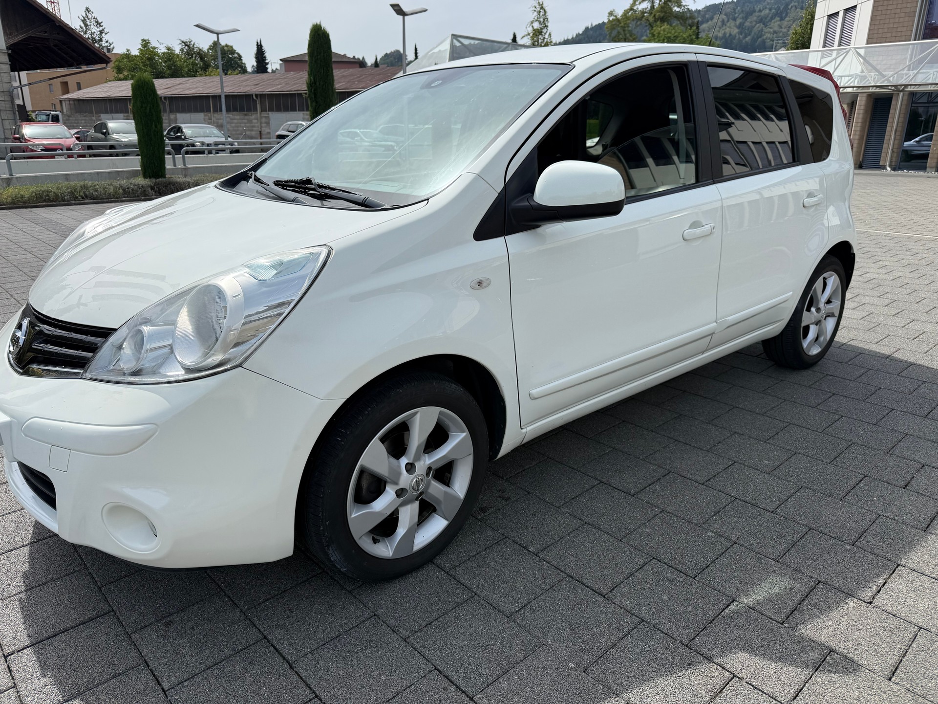 NISSAN Note 1.6 tekna Automatic-image-2