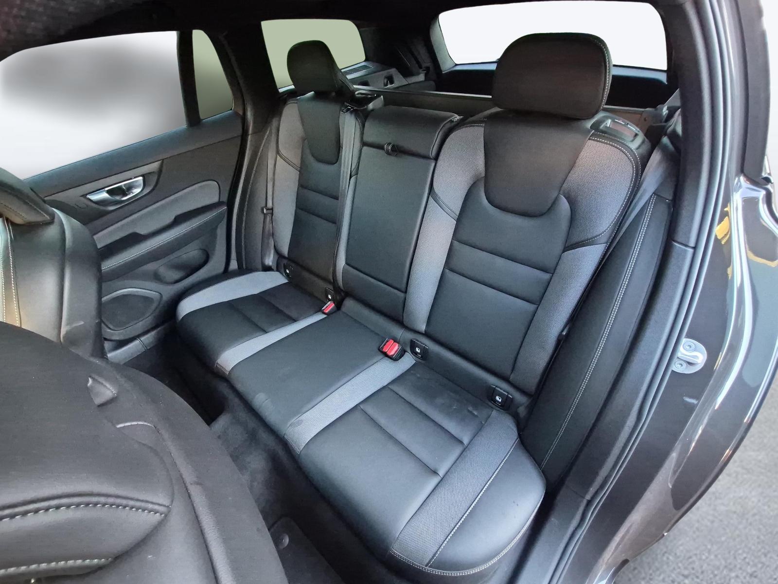 VOLVO V60 2.0 B4 Ultra Dark for Business-image-10