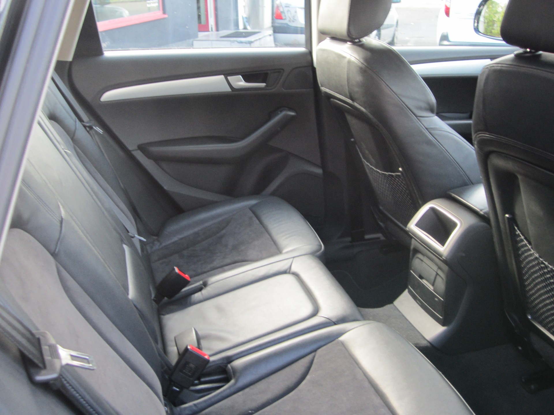 AUDI Q5 2.0 TFSI quattro S-tronic-image-6