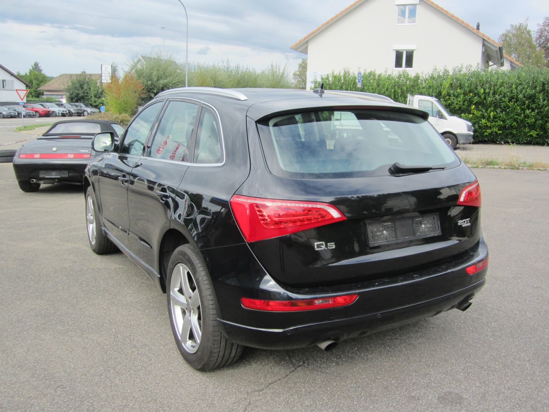 AUDI Q5 2.0 TFSI quattro S-tronic-image-1