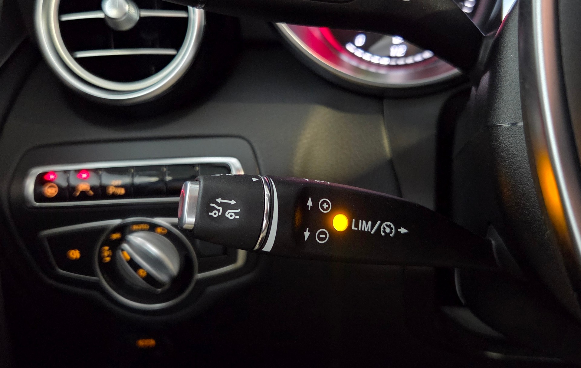 MERCEDES-BENZ GLC 250 4m-image-6