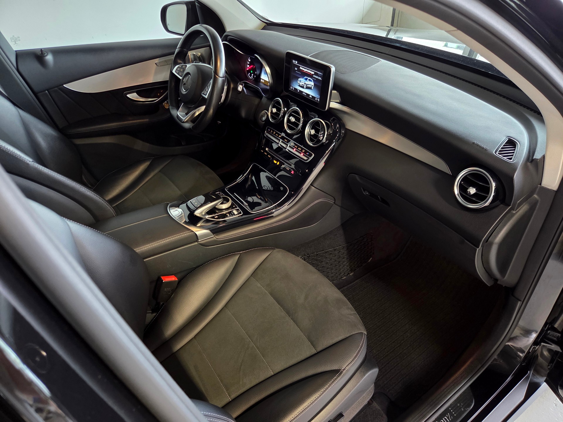 MERCEDES-BENZ GLC 250 4m-image-12