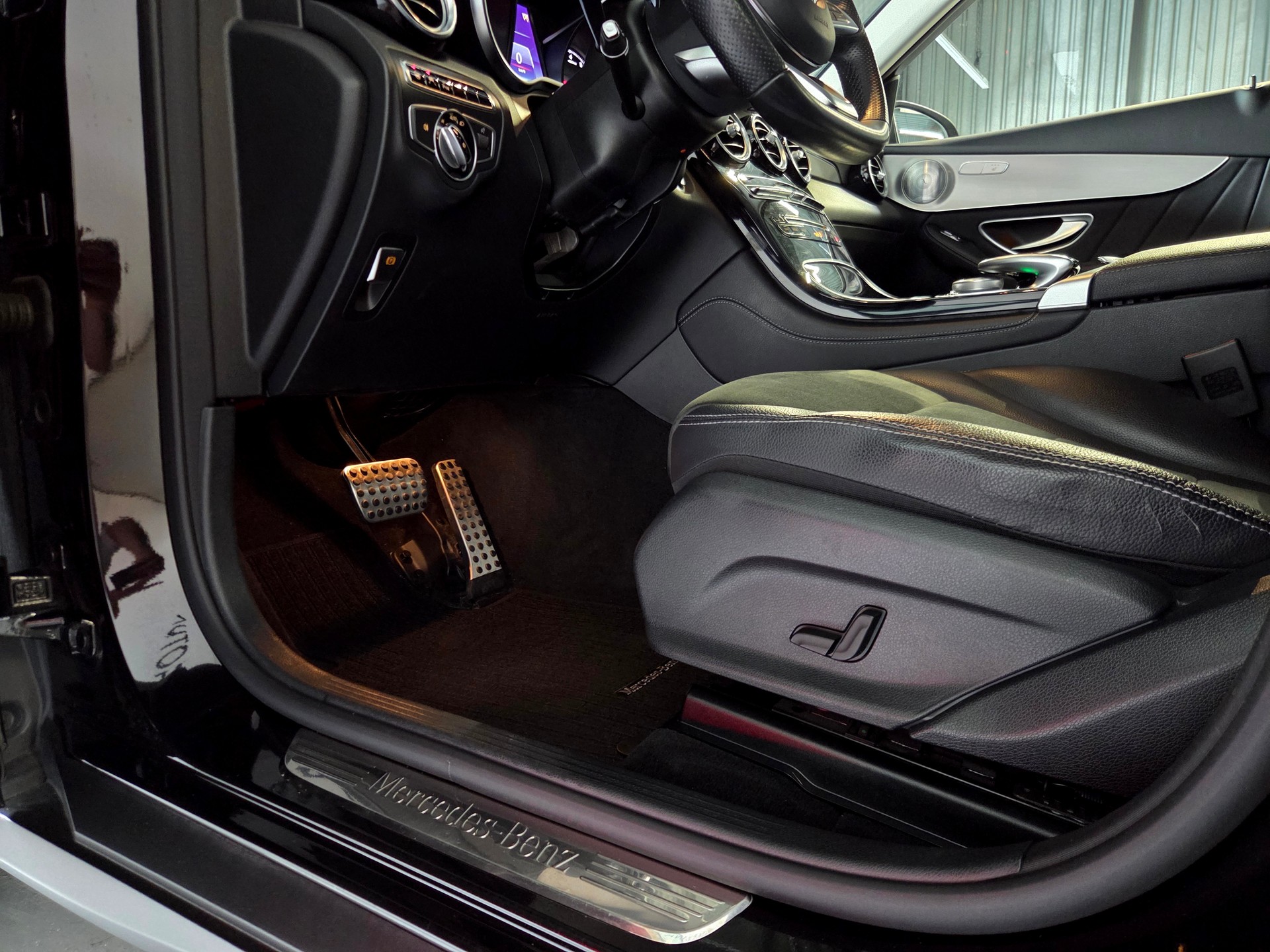 MERCEDES-BENZ GLC 250 4m-image-17