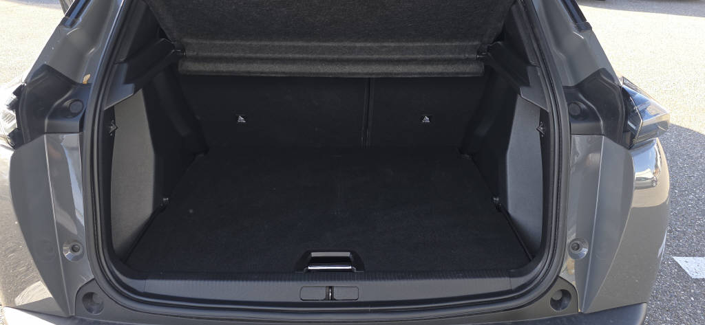 PEUGEOT 2008 1.2 PureTech 130 GT-image-7