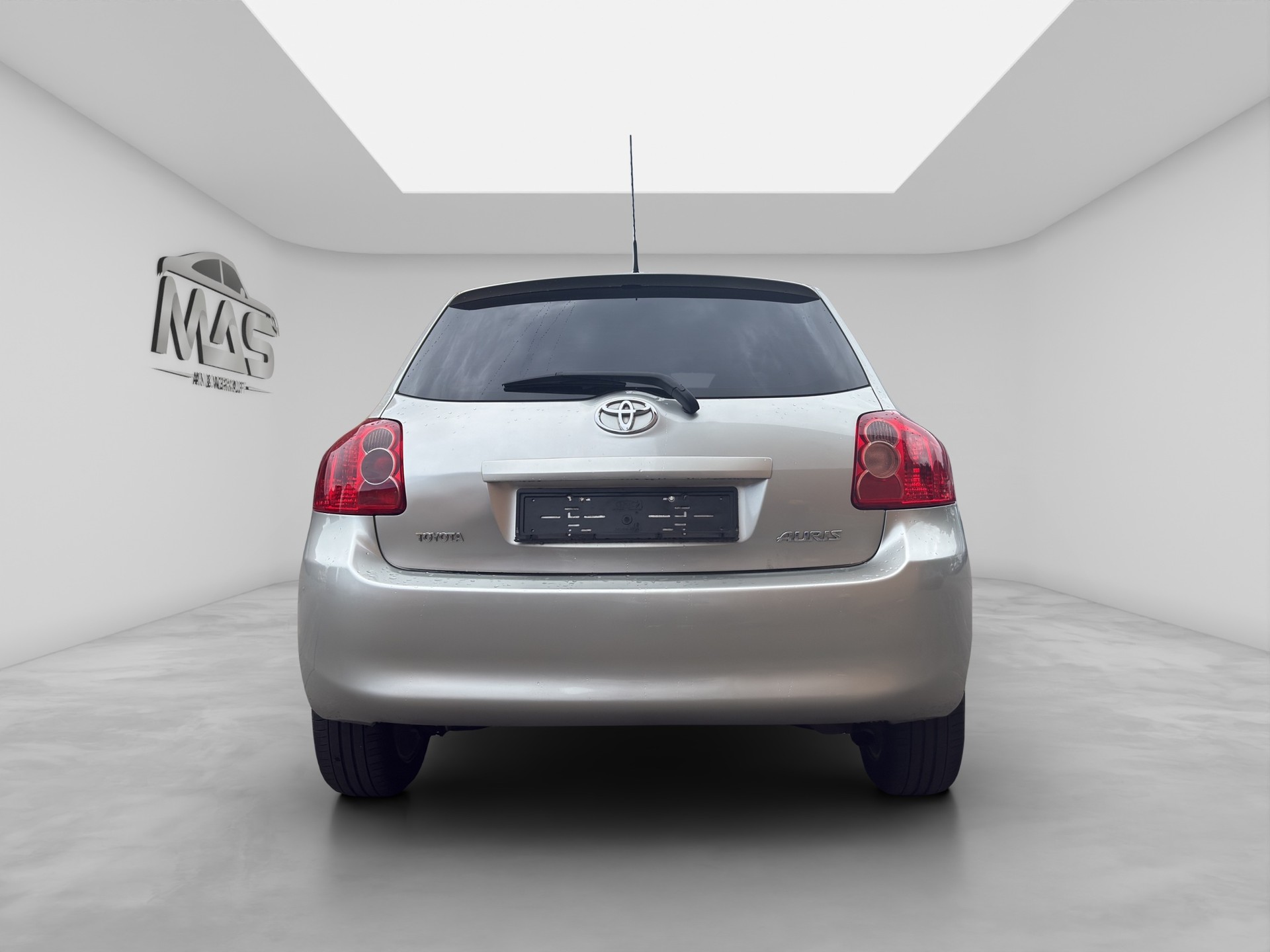 TOYOTA Auris 1.6 Linea Luna-image-4