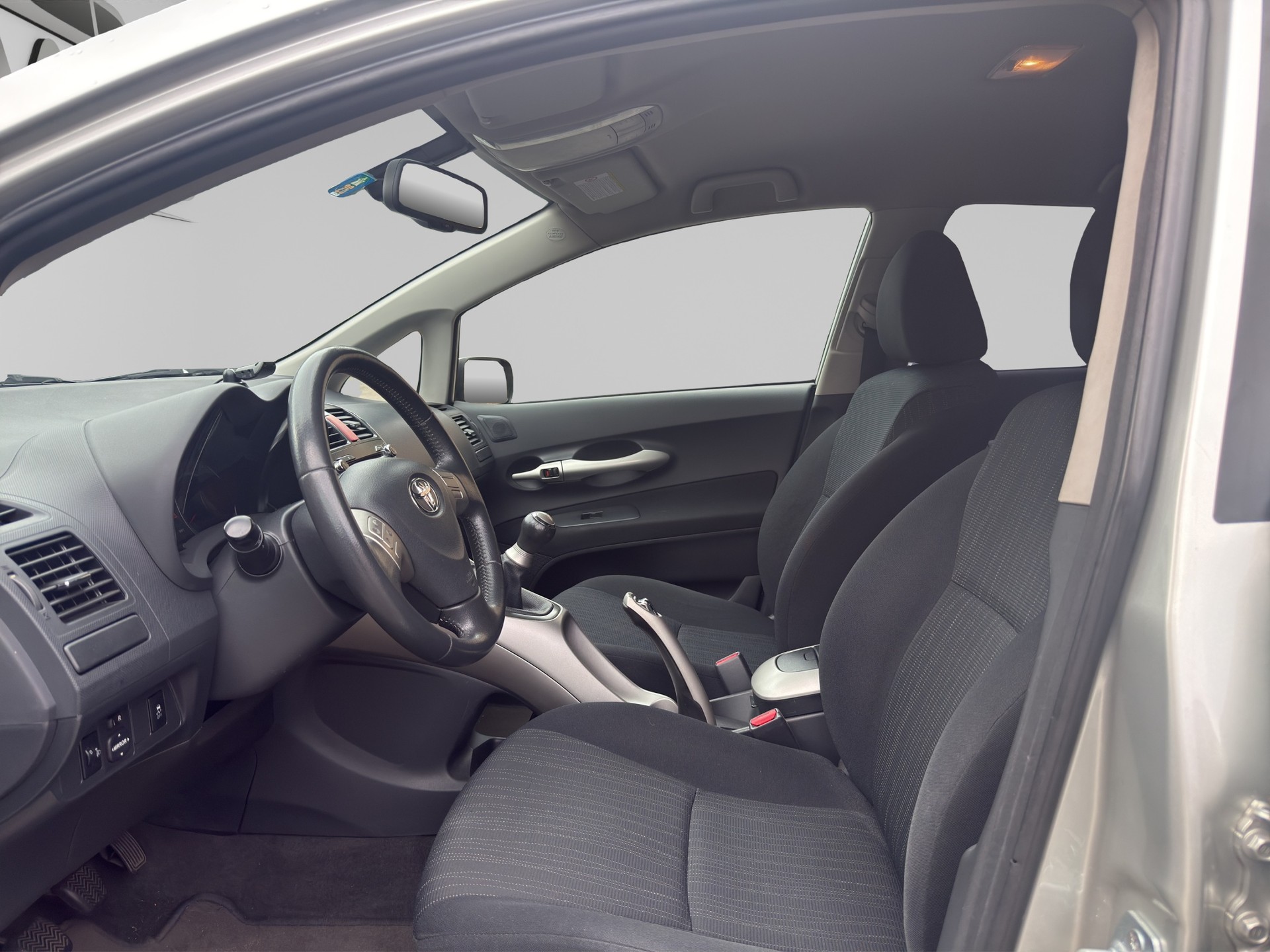 TOYOTA Auris 1.6 Linea Luna-image-8