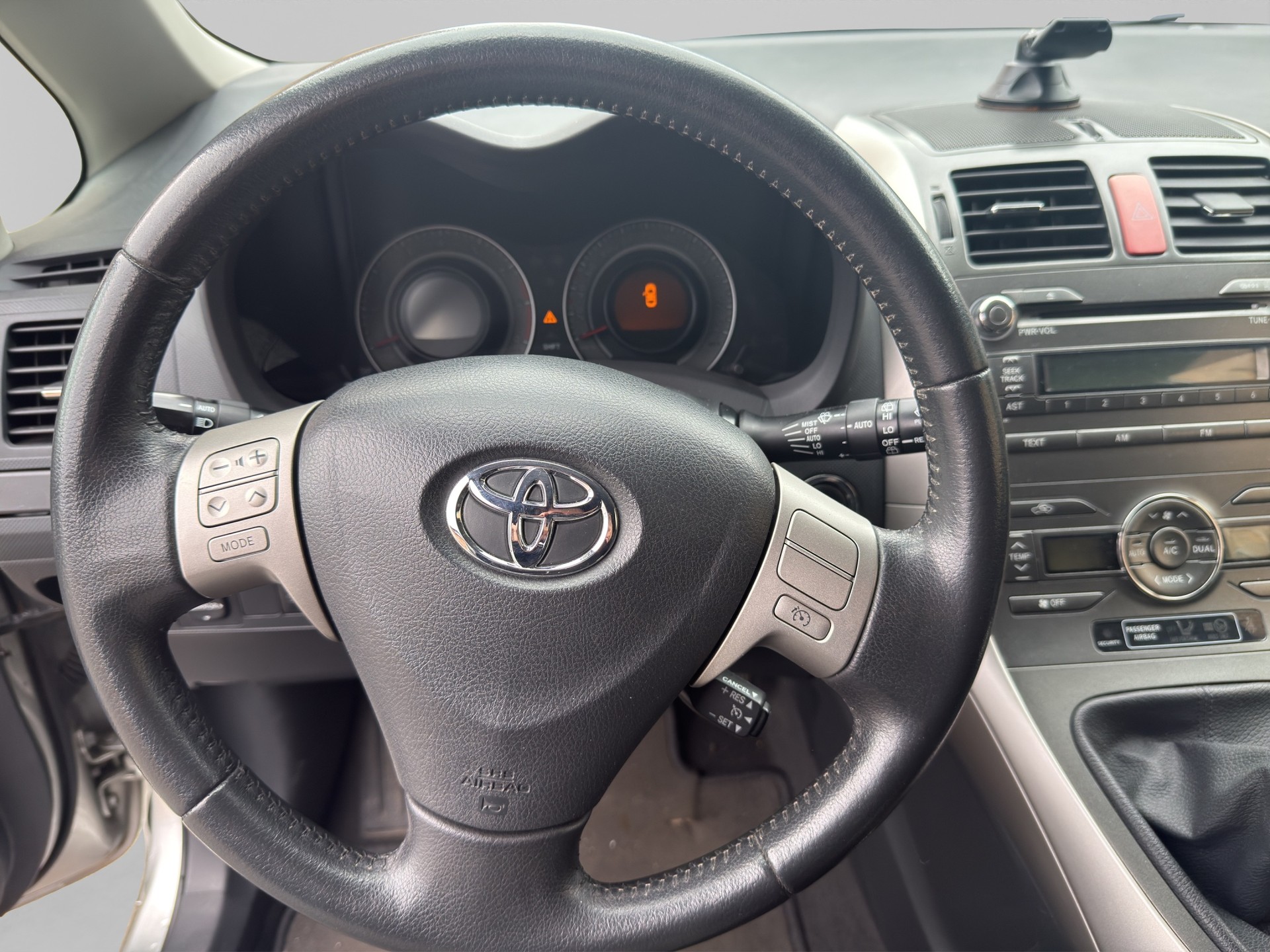 TOYOTA Auris 1.6 Linea Luna-image-9