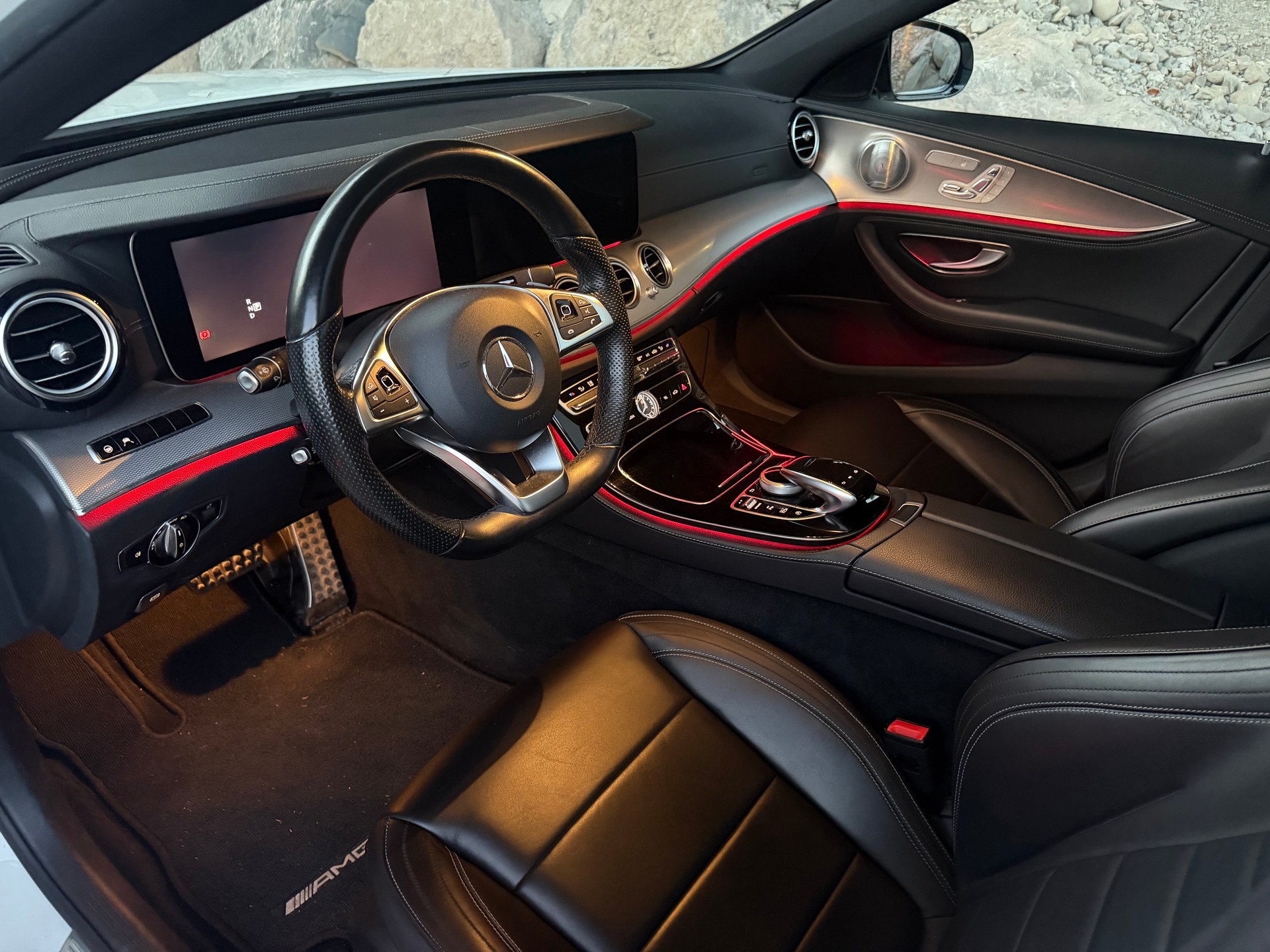 MERCEDES-BENZ E 400 AMG Line 4Matic 9G-Tronic-image-6