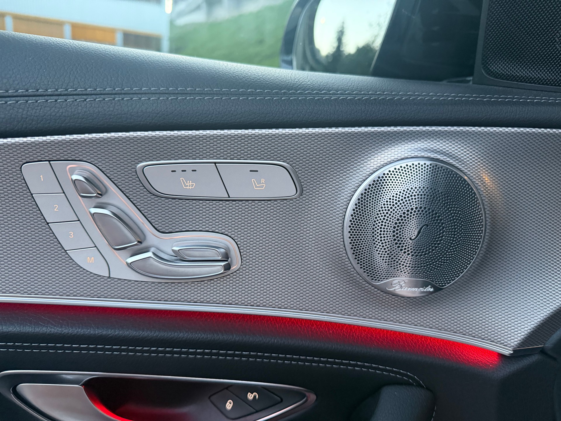 MERCEDES-BENZ E 400 AMG Line 4Matic 9G-Tronic-image-12