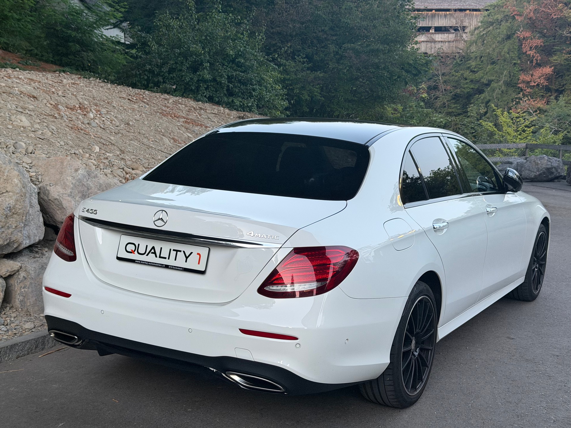 MERCEDES-BENZ E 400 AMG Line 4Matic 9G-Tronic-image-3