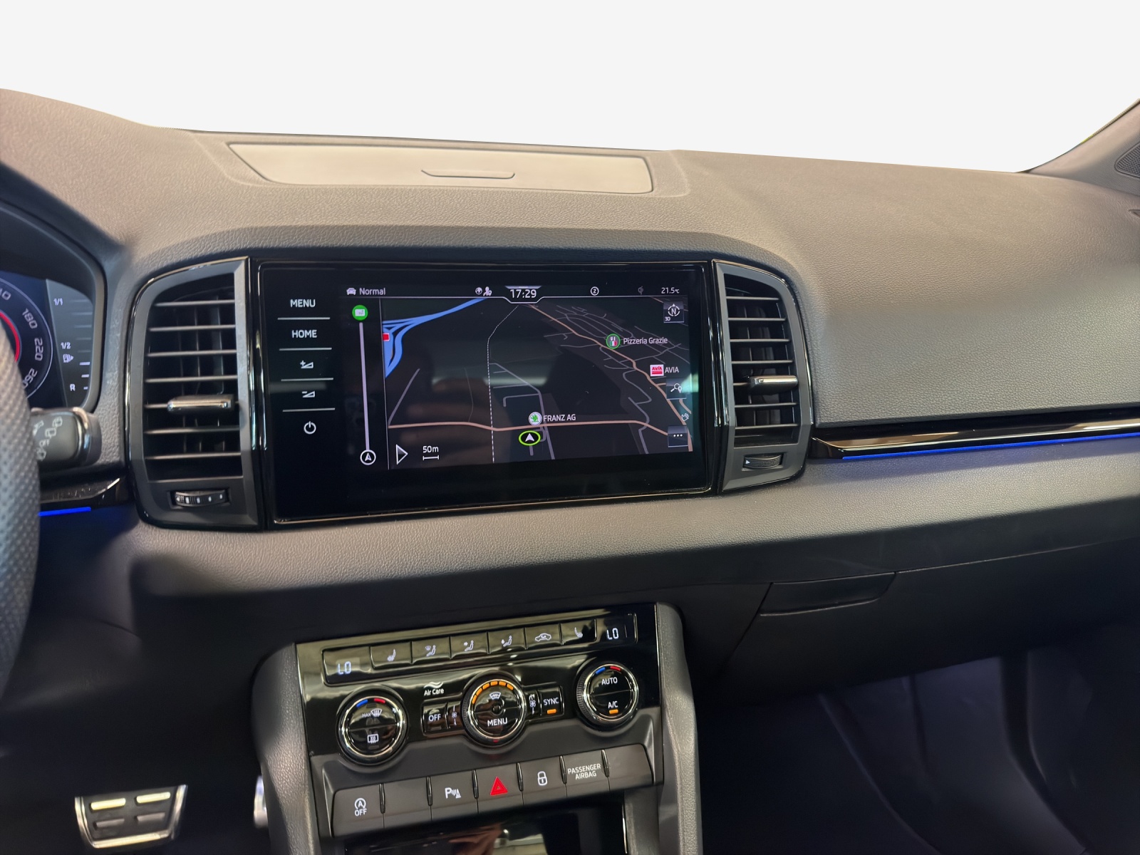 SKODA Karoq 2.0 TSI SportLine 4x4 DSG-image-10