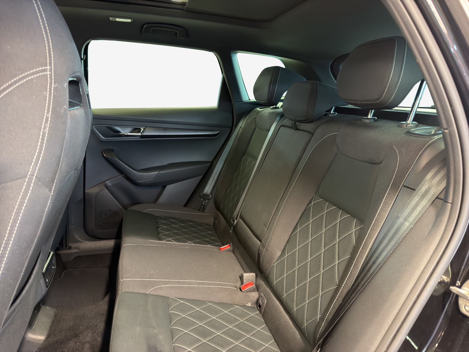 SKODA Karoq 2.0 TSI SportLine 4x4 DSG-image-11
