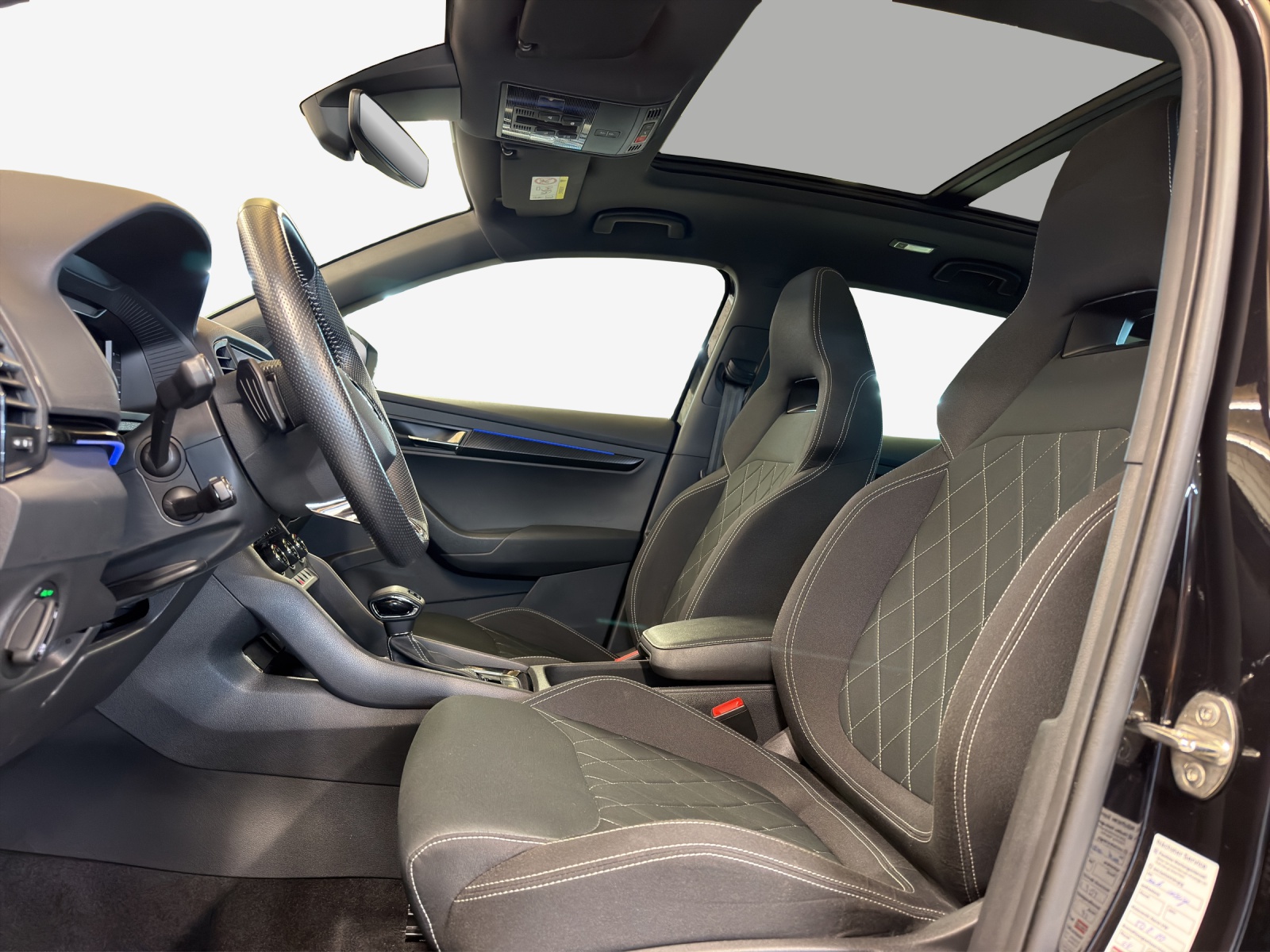 SKODA Karoq 2.0 TSI SportLine 4x4 DSG-image-7