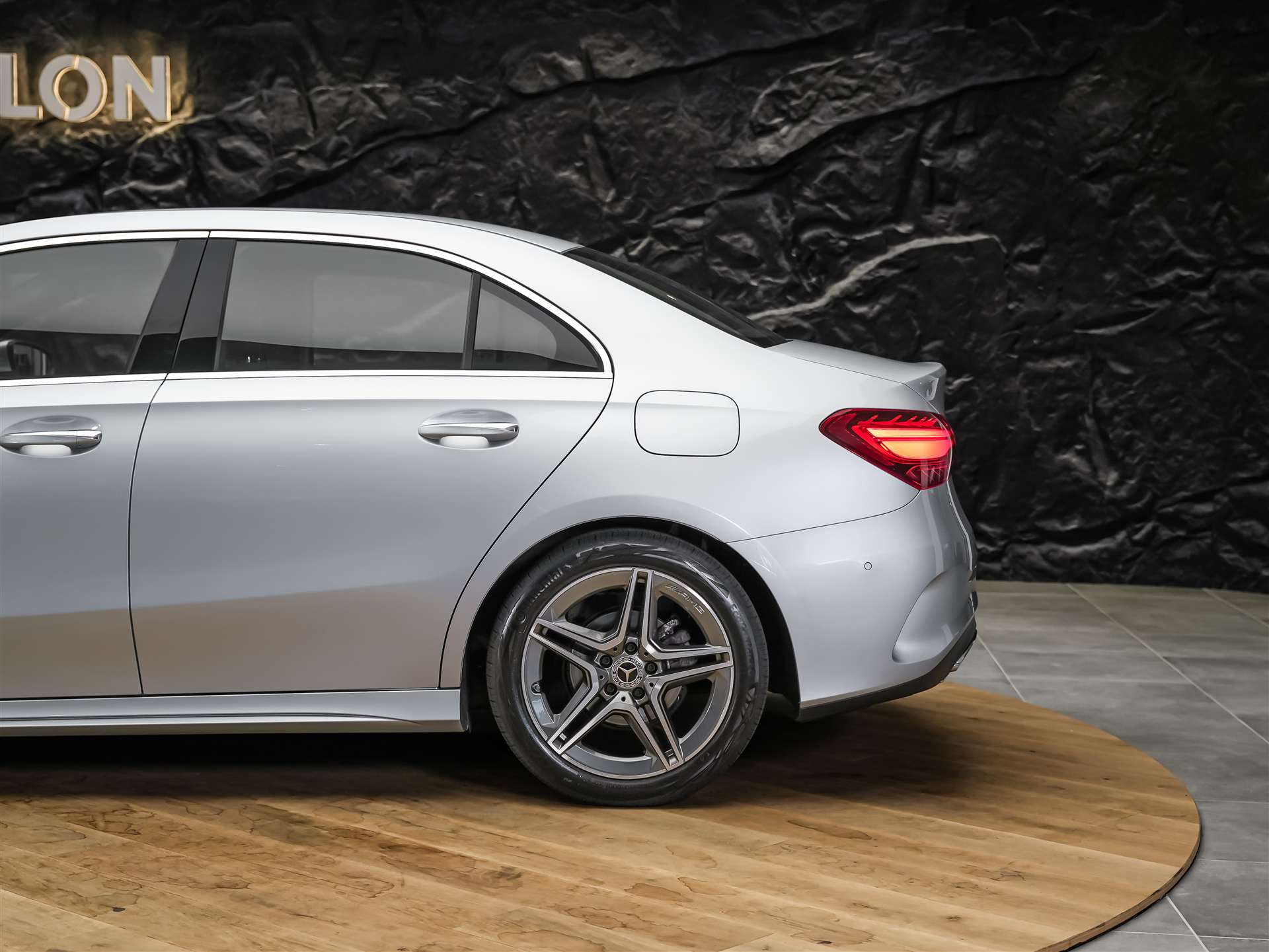 MERCEDES-BENZ A 200 d 8G-DCT*Sofort Verfügbar*Lenkradheizung*-image-16
