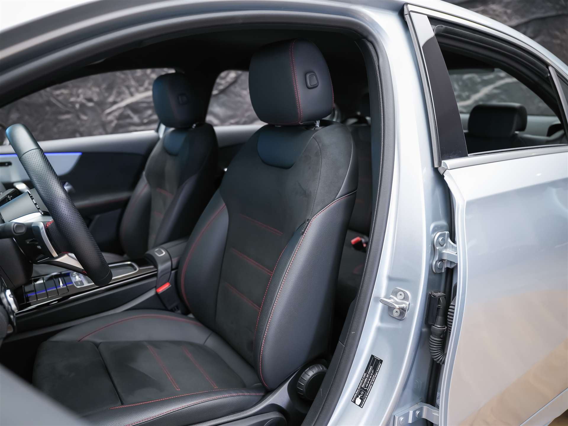 MERCEDES-BENZ A 200 d 8G-DCT-image-8