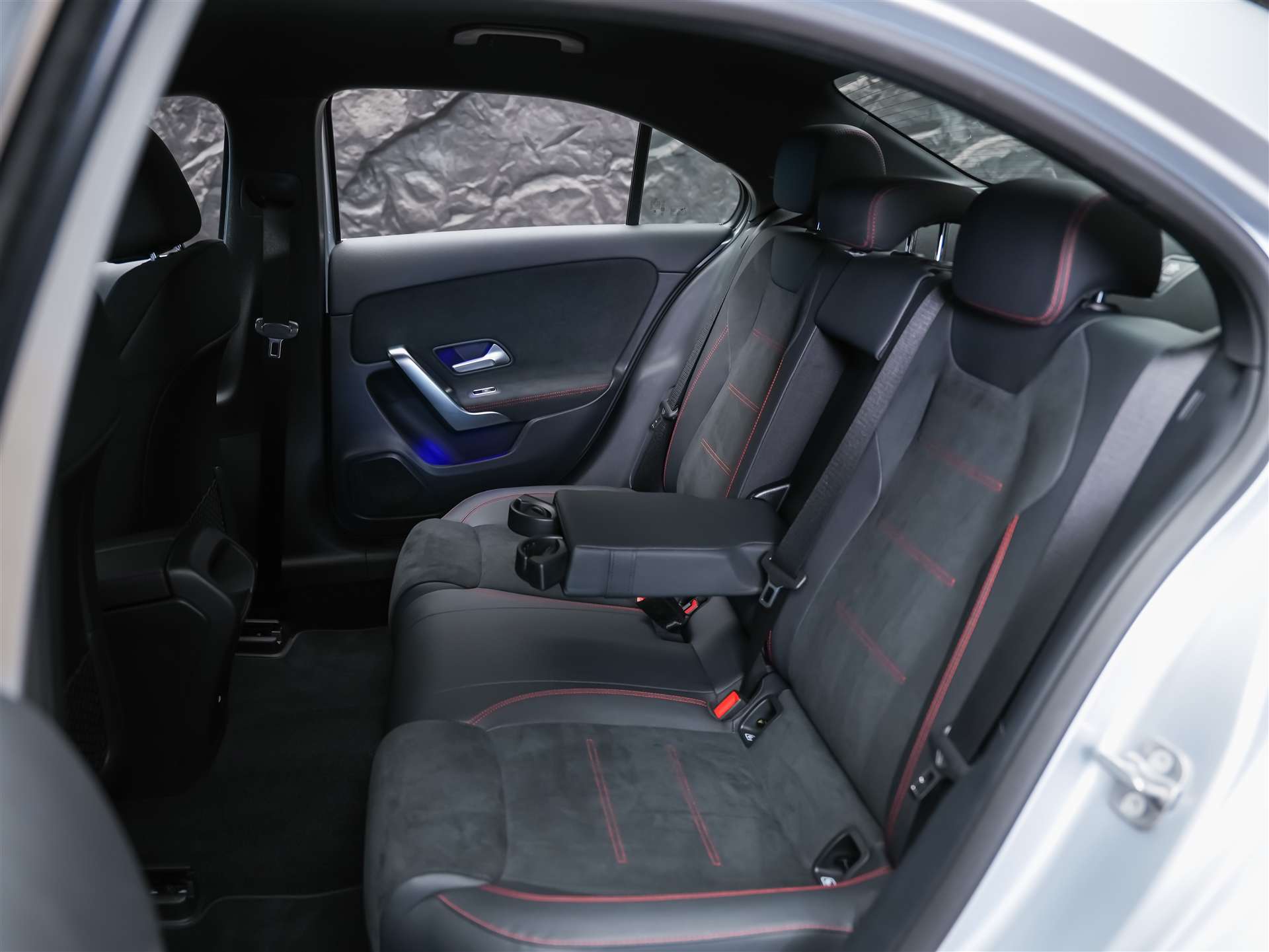MERCEDES-BENZ A 200 d 8G-DCT-image-12