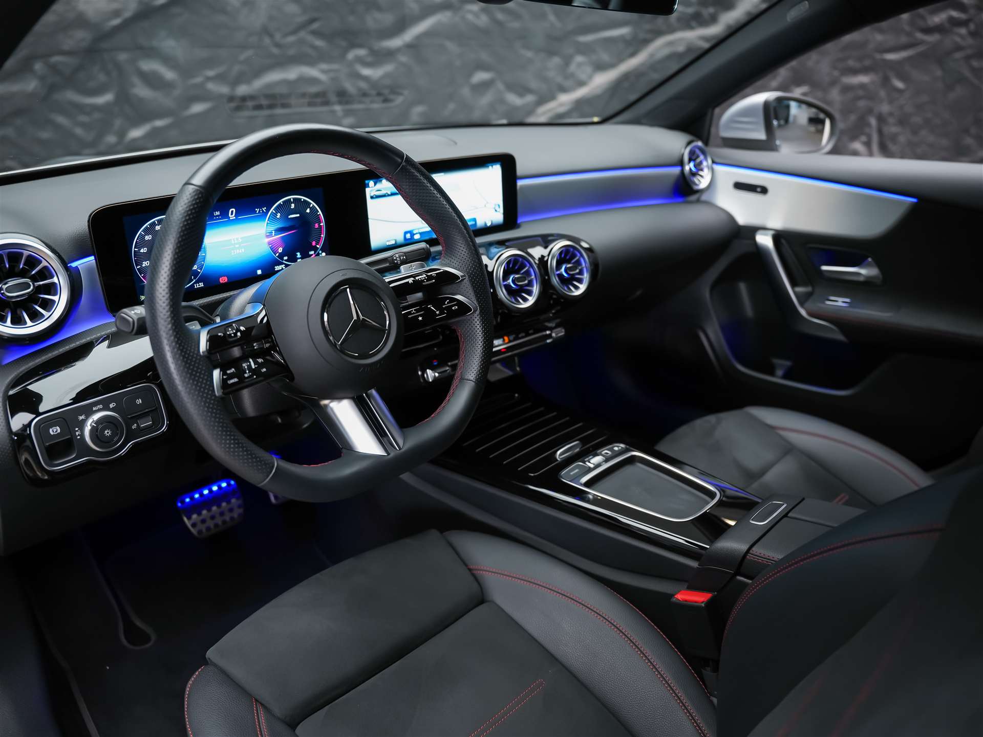 MERCEDES-BENZ A 200 d 8G-DCT-image-7