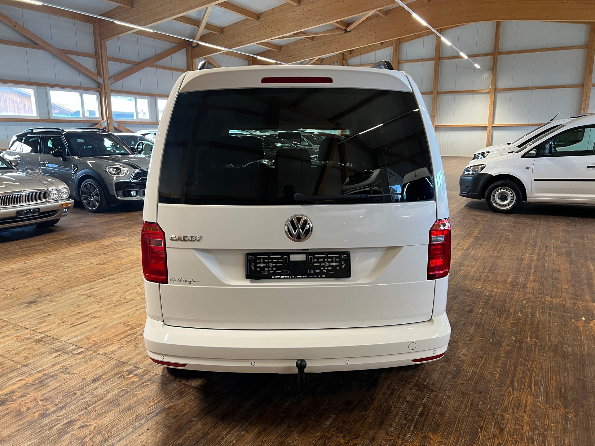 VW Caddy 2.0 TDI Family-image-5