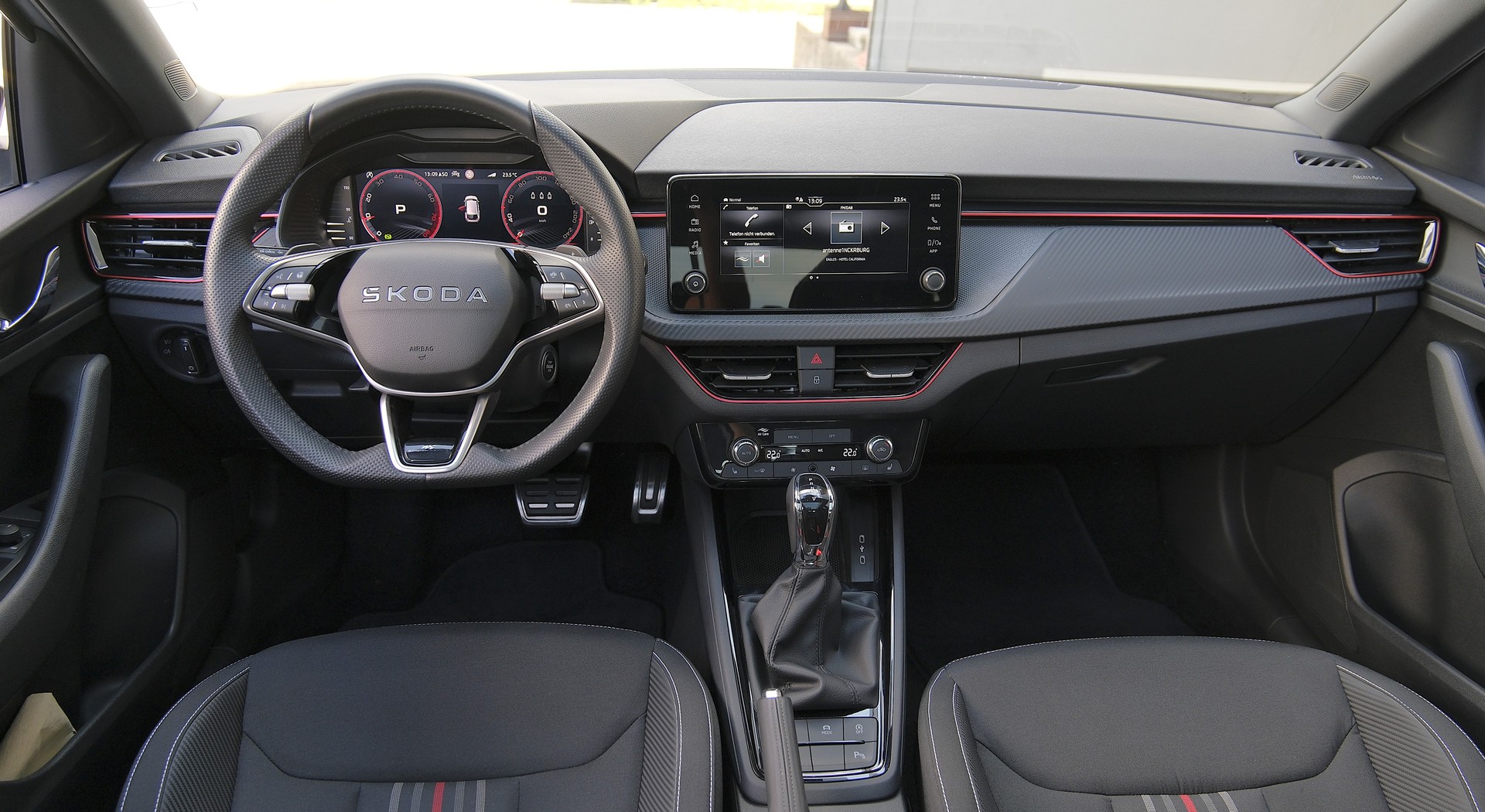 SKODA Scala 1.5 TSI Monte Carlo DSG-image-5