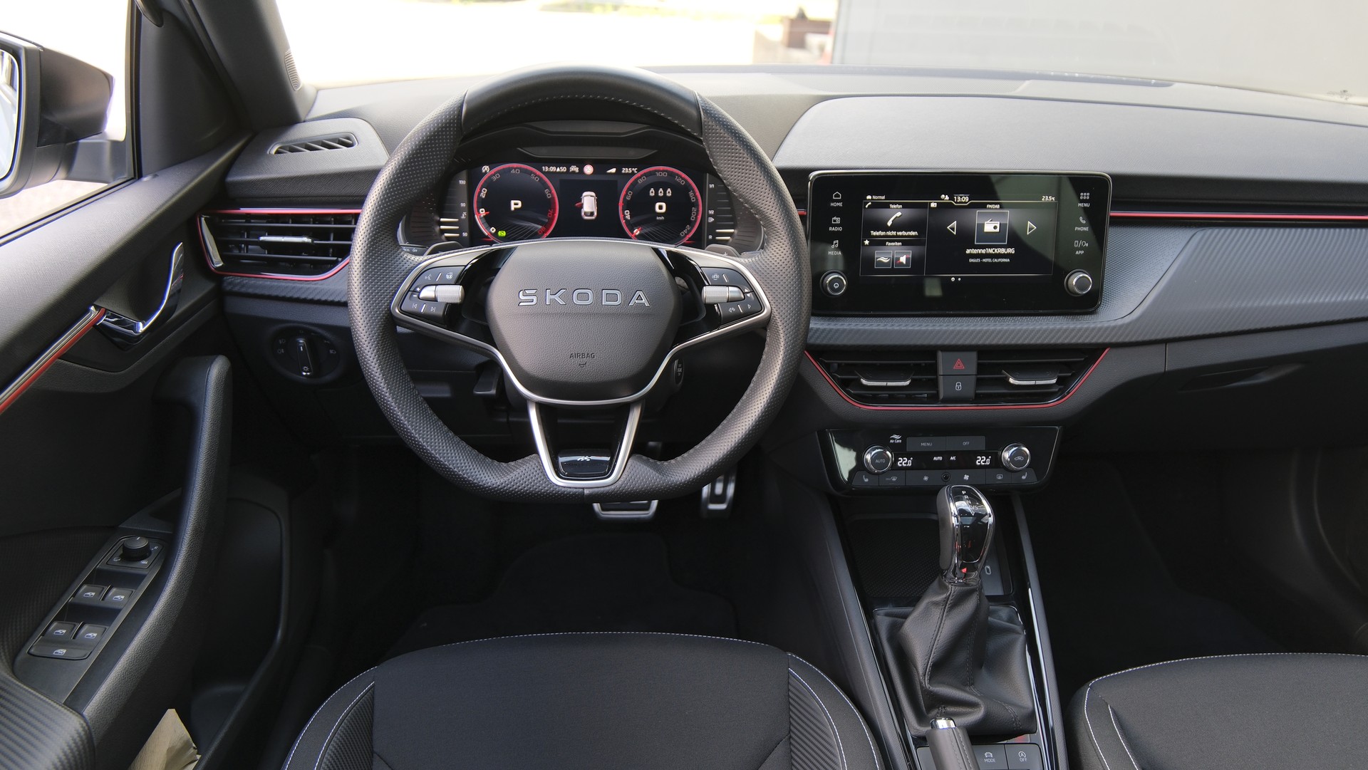 SKODA Scala 1.5 TSI Monte Carlo DSG-image-17