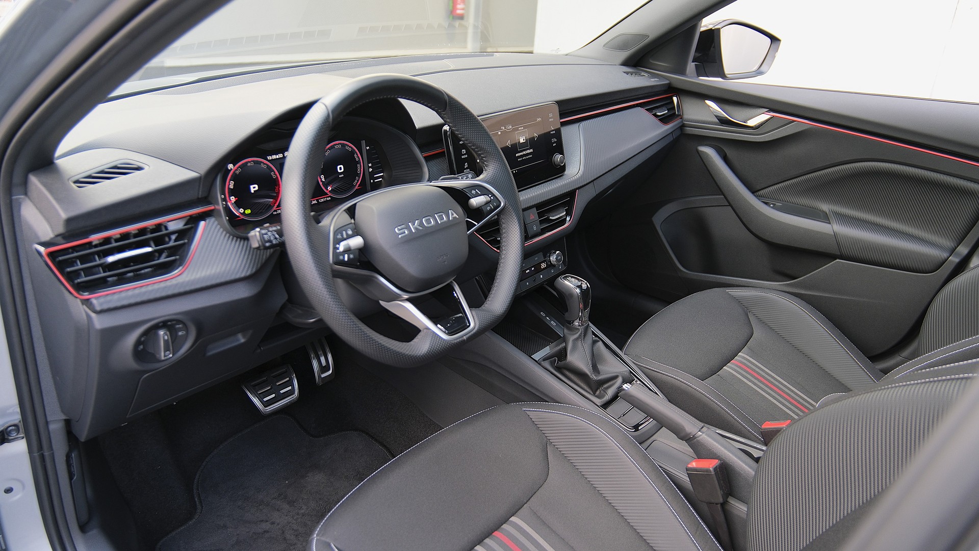 SKODA Scala 1.5 TSI Monte Carlo DSG-image-2