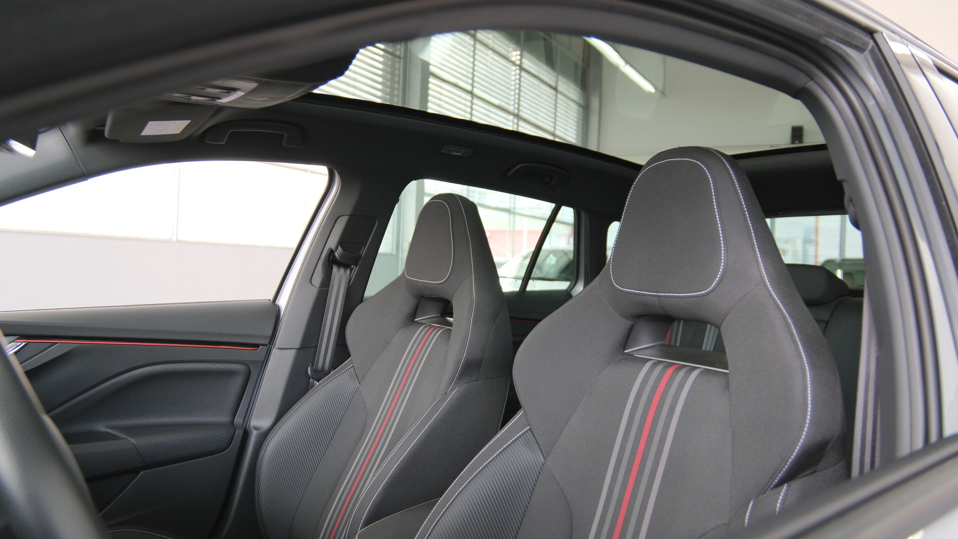 SKODA Scala 1.5 TSI Monte Carlo DSG-image-4