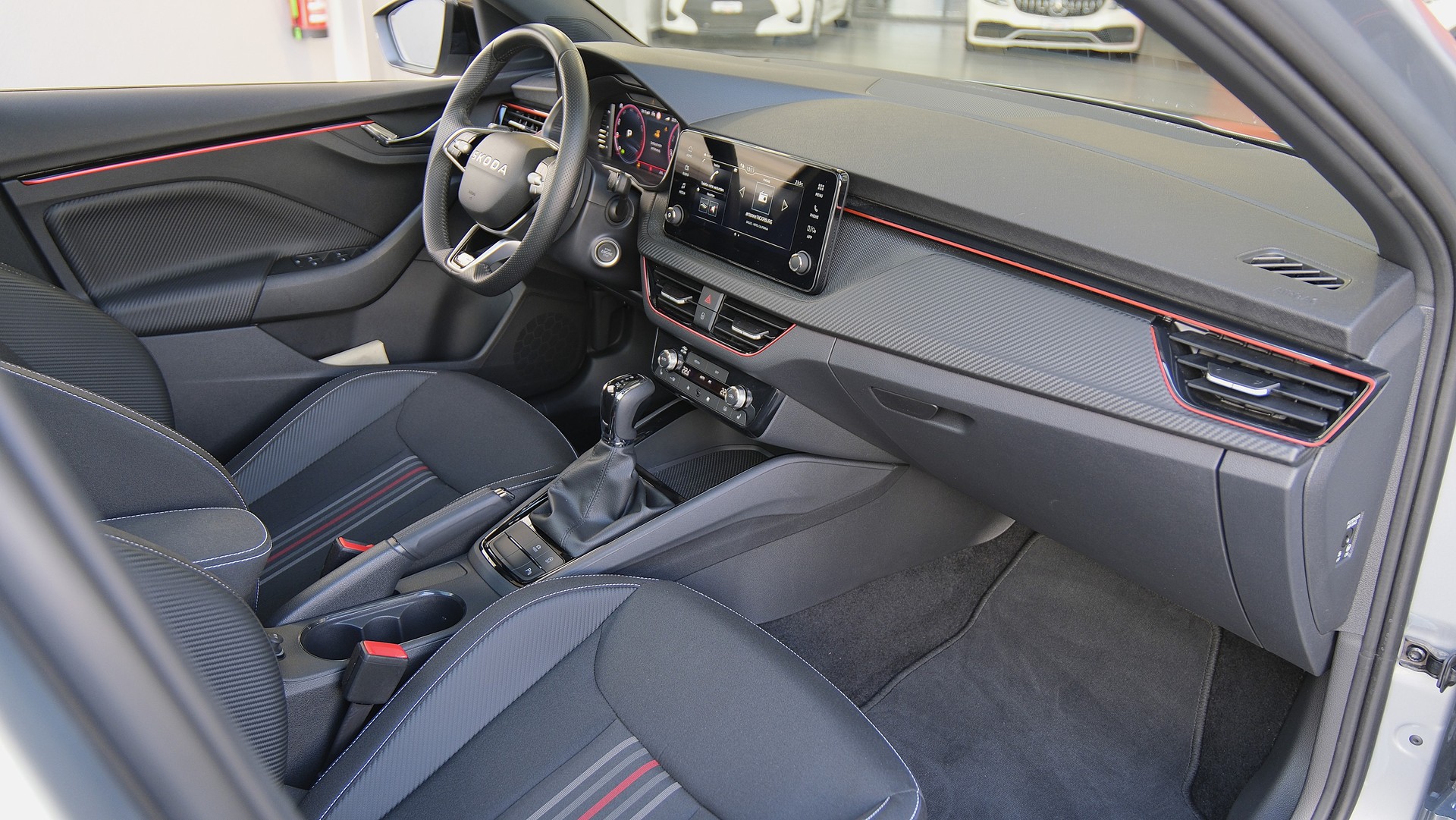 SKODA Scala 1.5 TSI Monte Carlo DSG-image-14