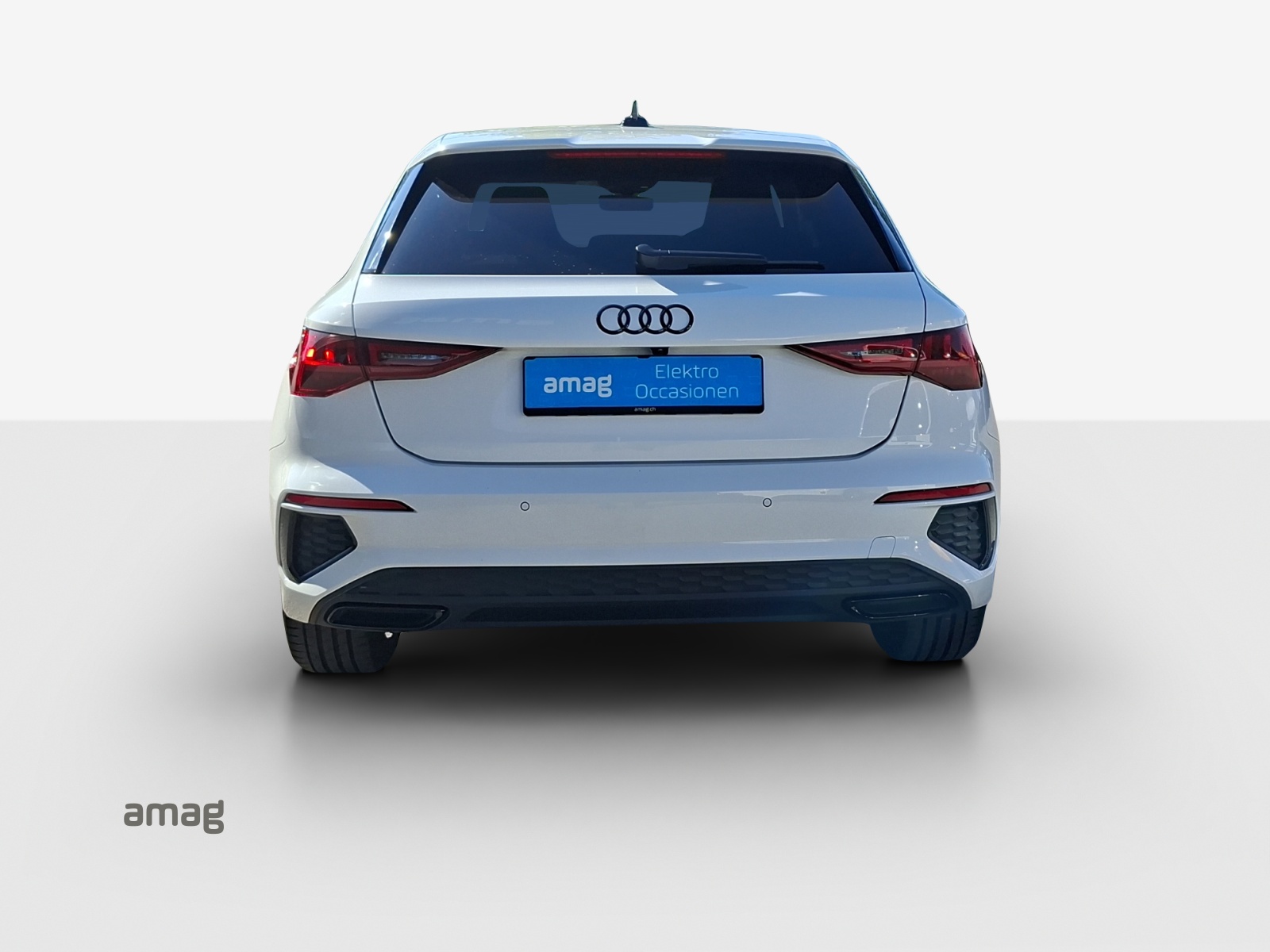 AUDI A3 Sportback 40 TFSI e S line S-tronic-image-3