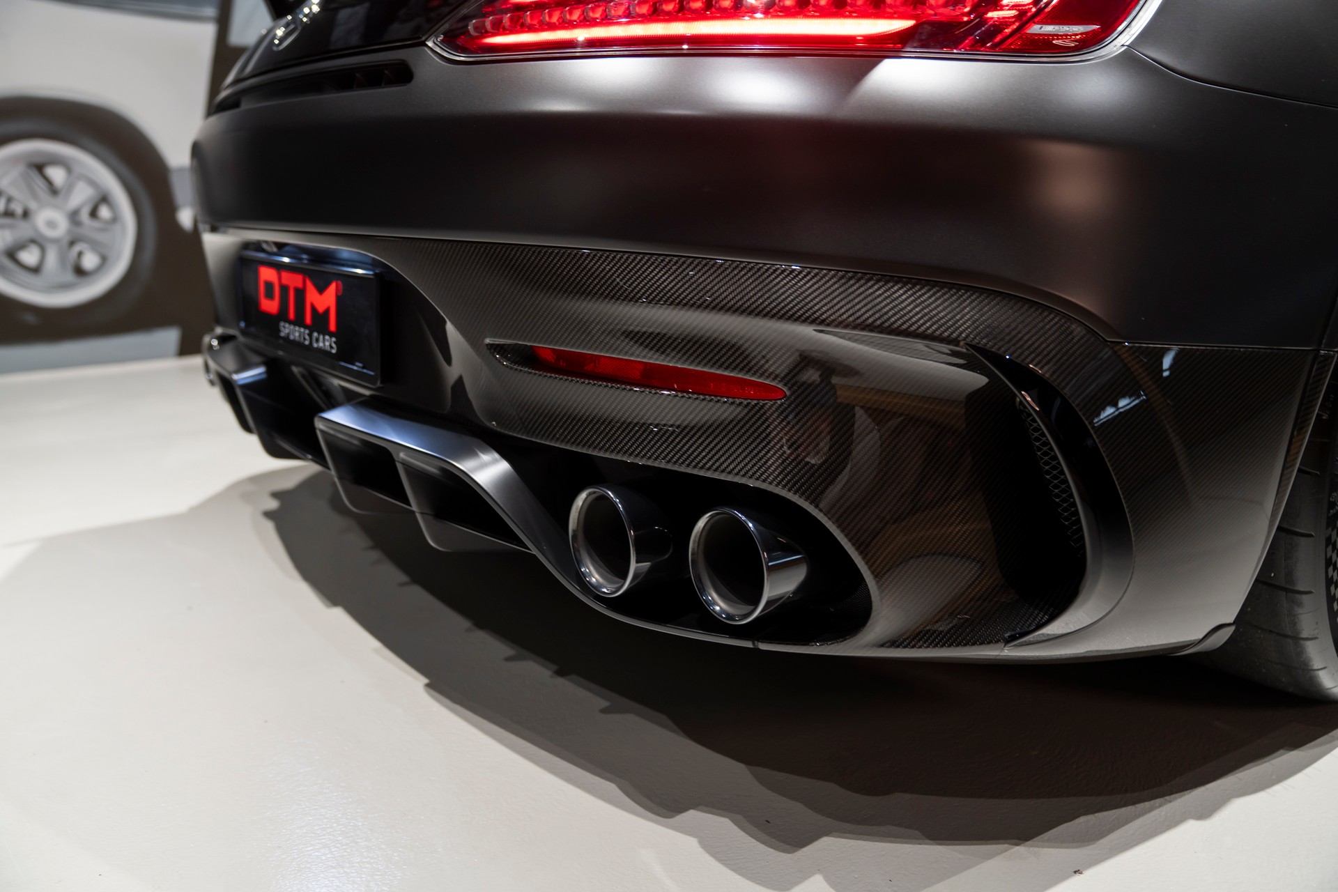 MERCEDES-BENZ AMG GT Black Series-image-11