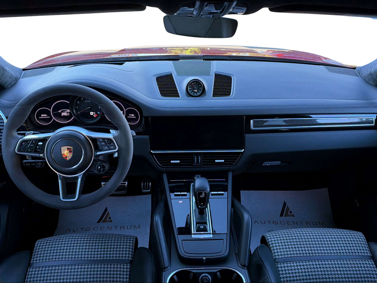 PORSCHE Cayenne GTS Coupé-image-11