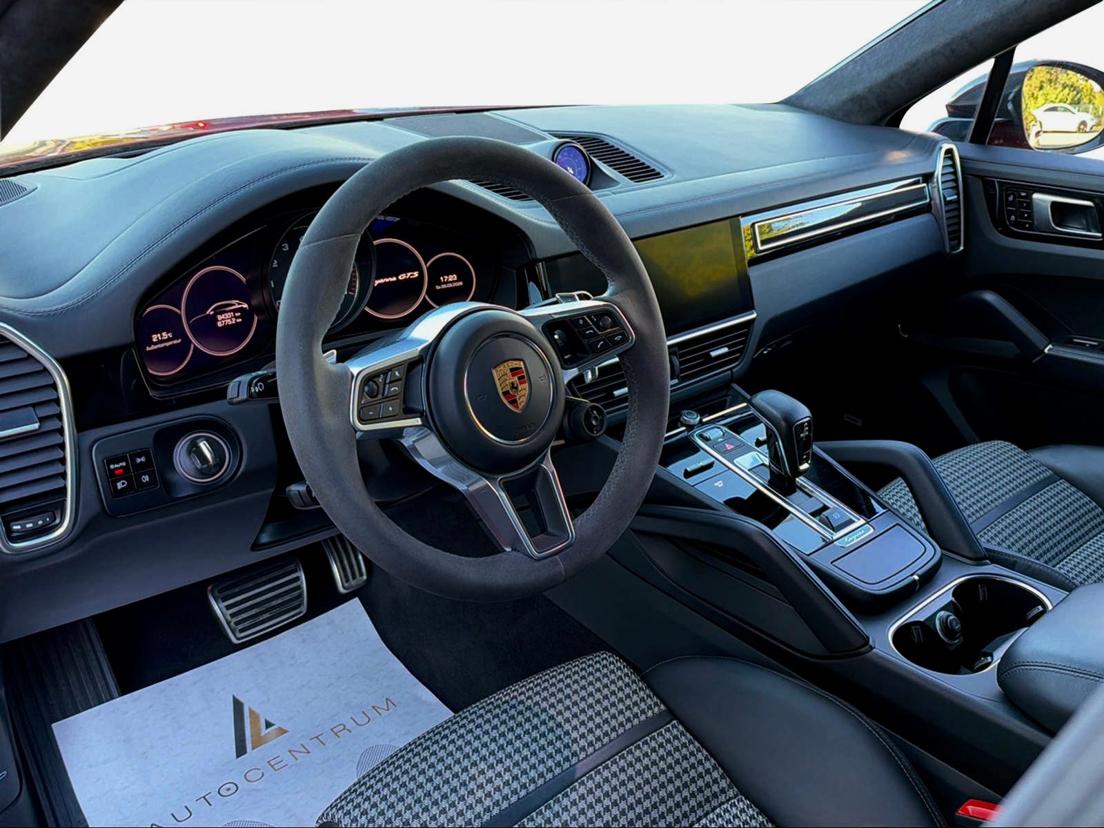 PORSCHE Cayenne GTS Coupé-image-1