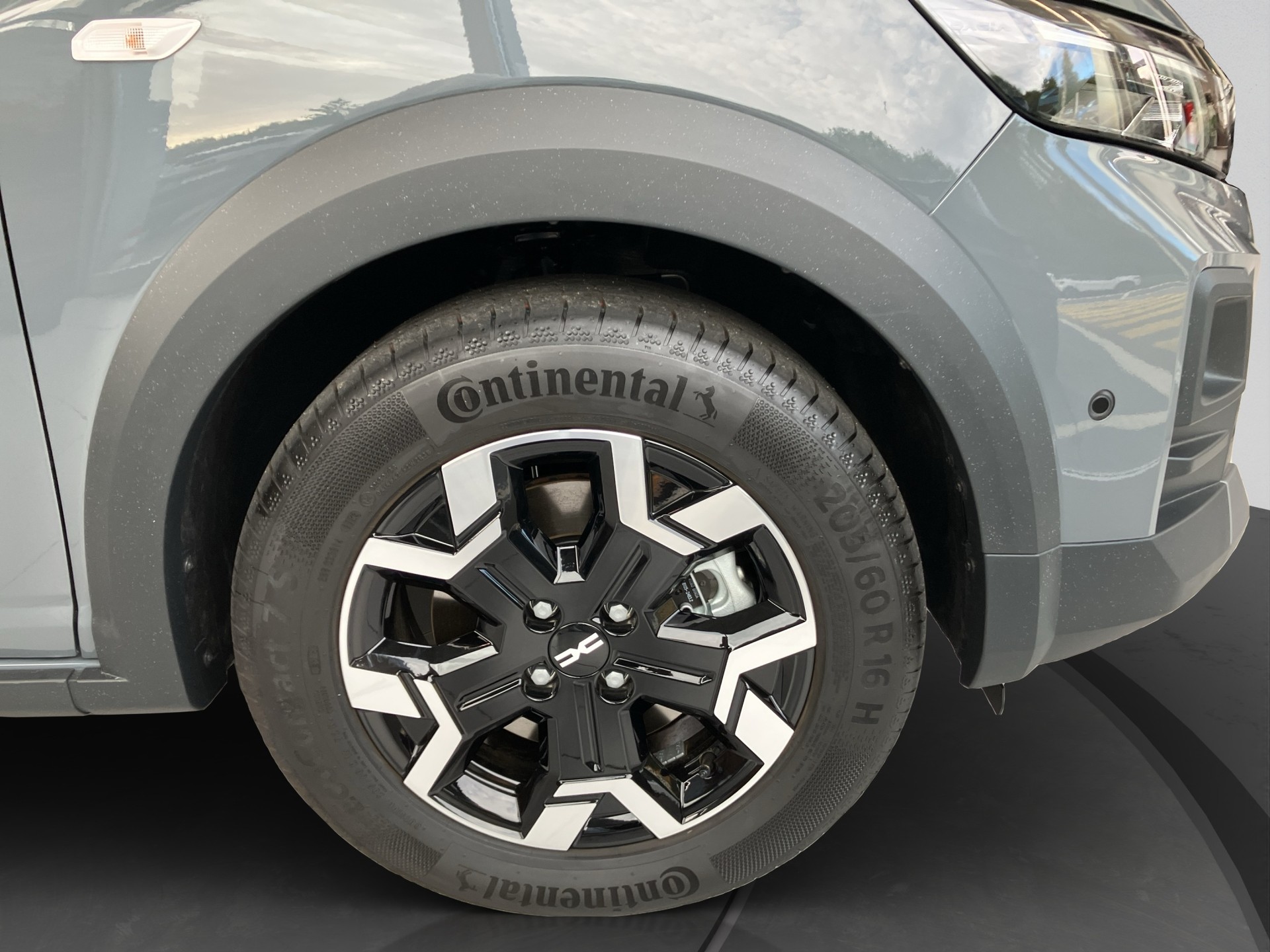 DACIA Jogger HEV 155 Journey-image-17