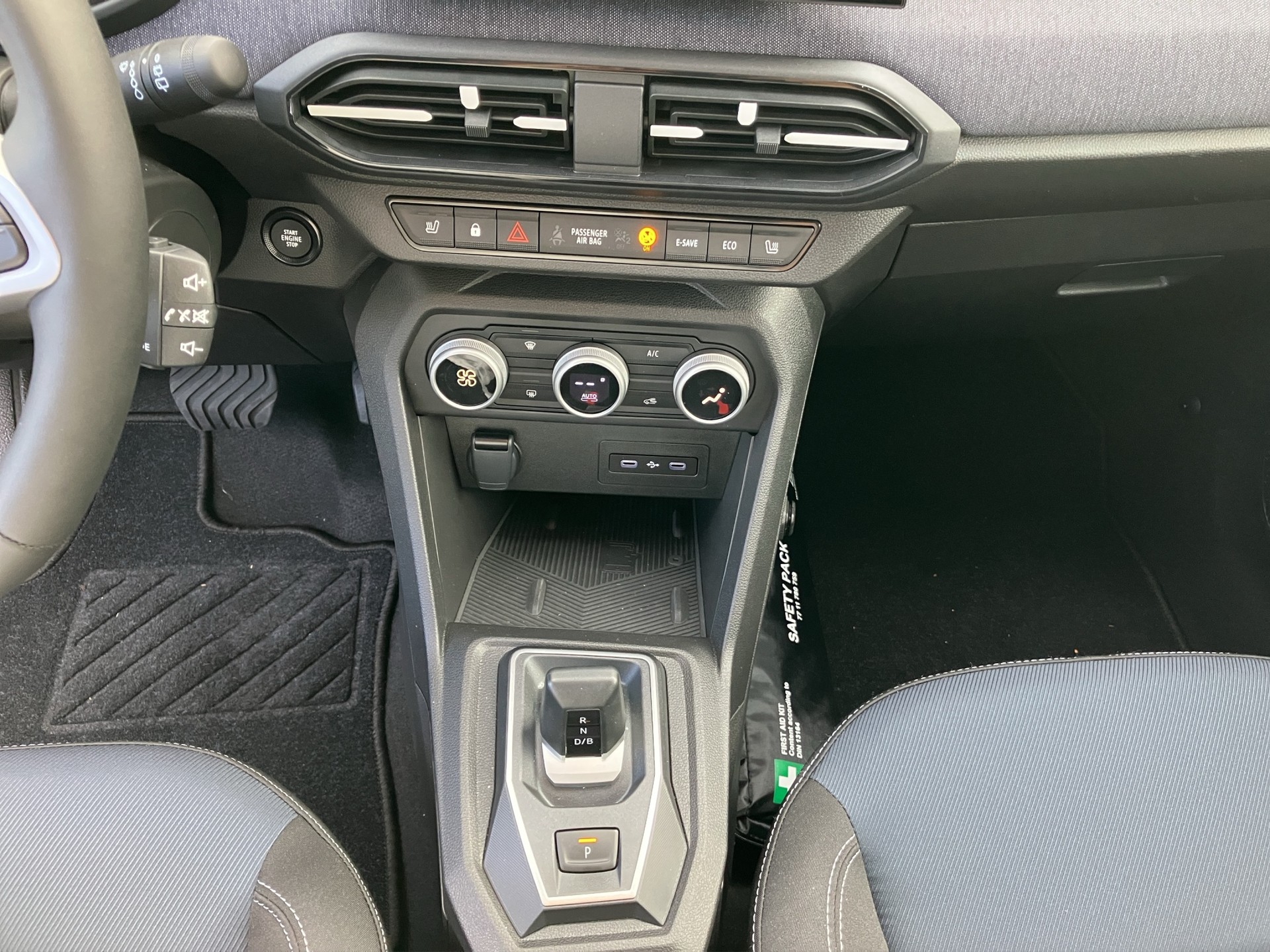 DACIA Jogger HEV 155 Journey-image-11