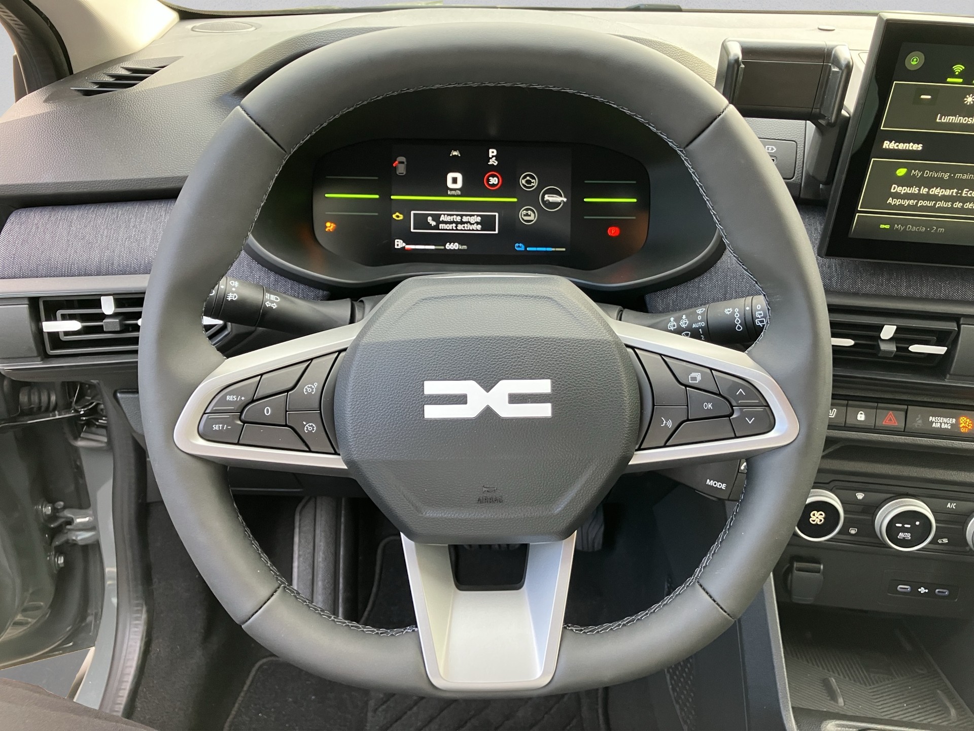 DACIA Jogger HEV 155 Journey-image-9