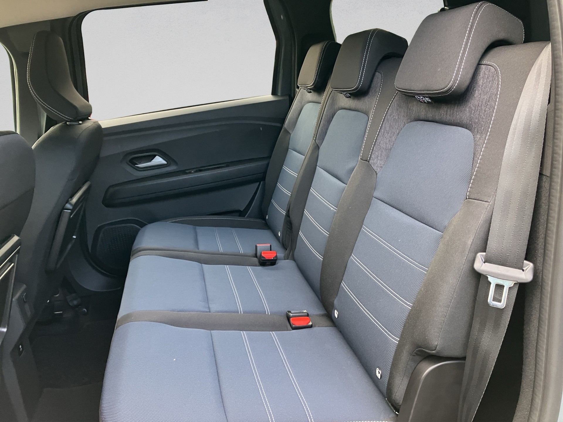 DACIA Jogger HEV 155 Journey-image-14