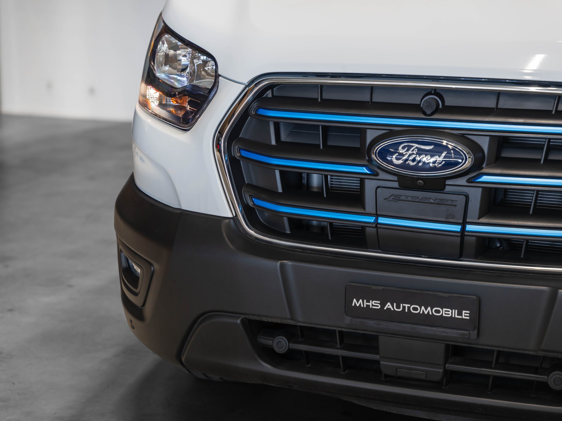 FORD E-Transit Van 350 L2 Trend RWD 68kWh-image-15