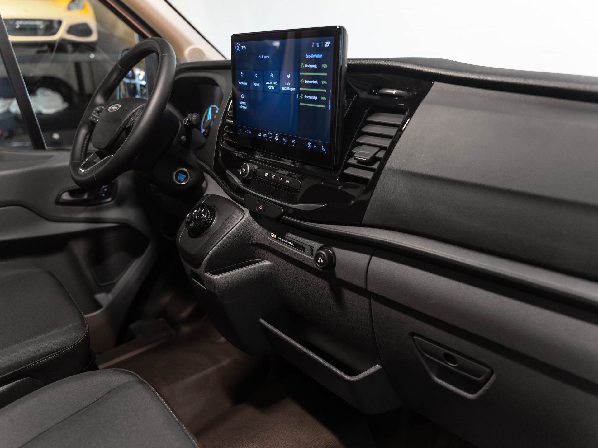 FORD E-Transit Van 350 L2 Trend RWD 68kWh-image-11