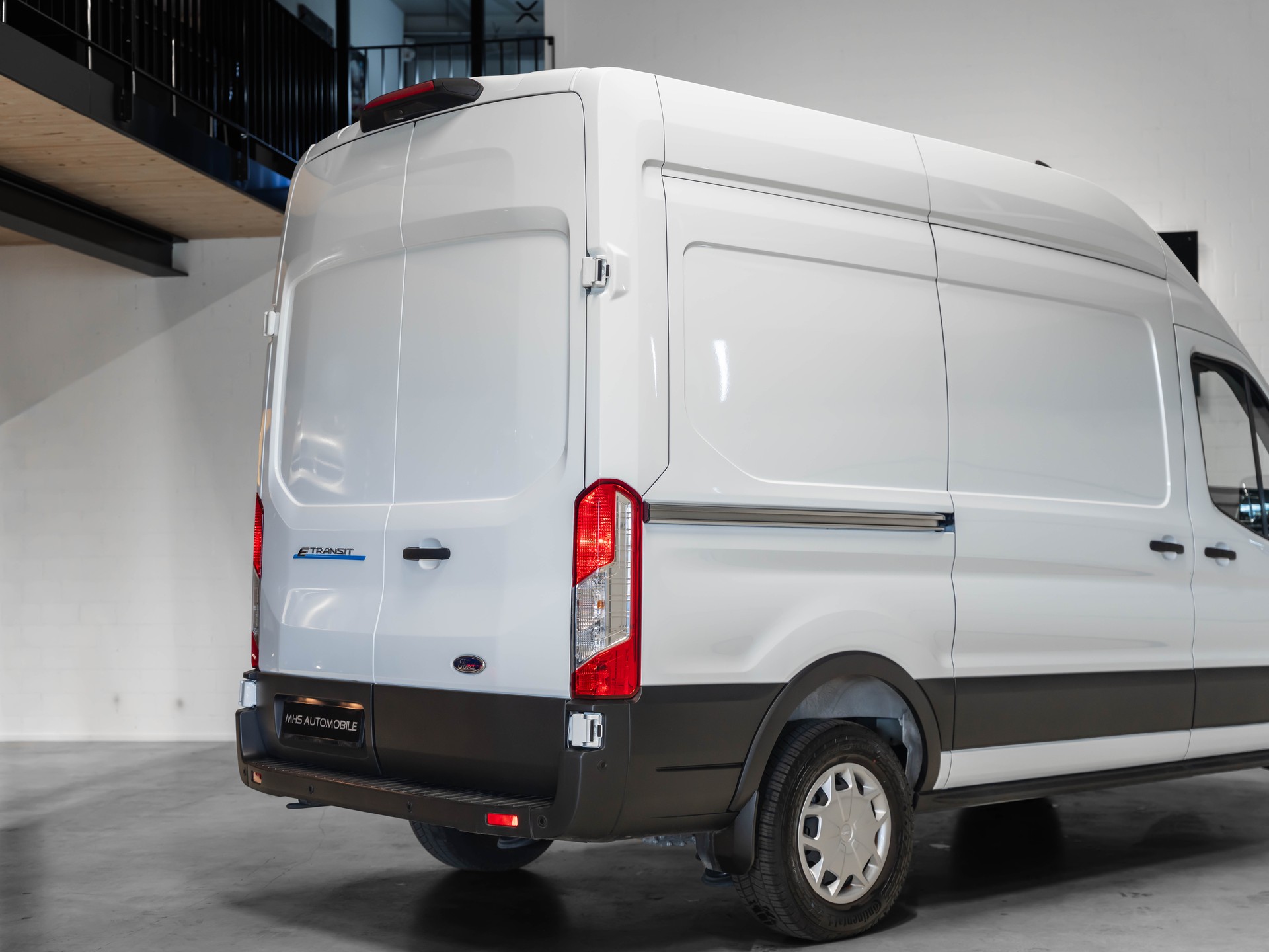 FORD E-Transit Van 350 L2 Trend RWD 68kWh-image-21