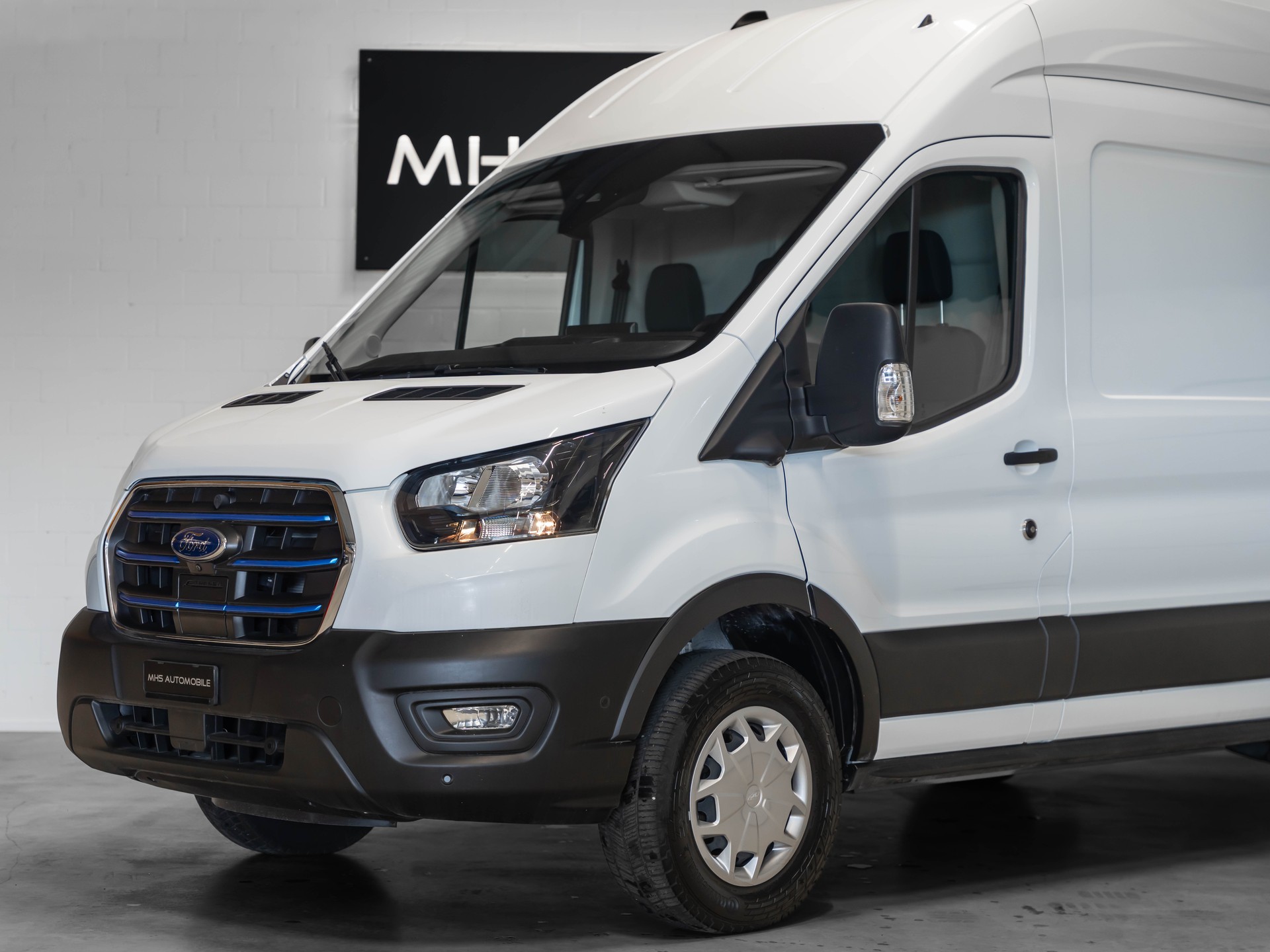 FORD E-Transit Van 350 L2 Trend RWD 68kWh-image-13