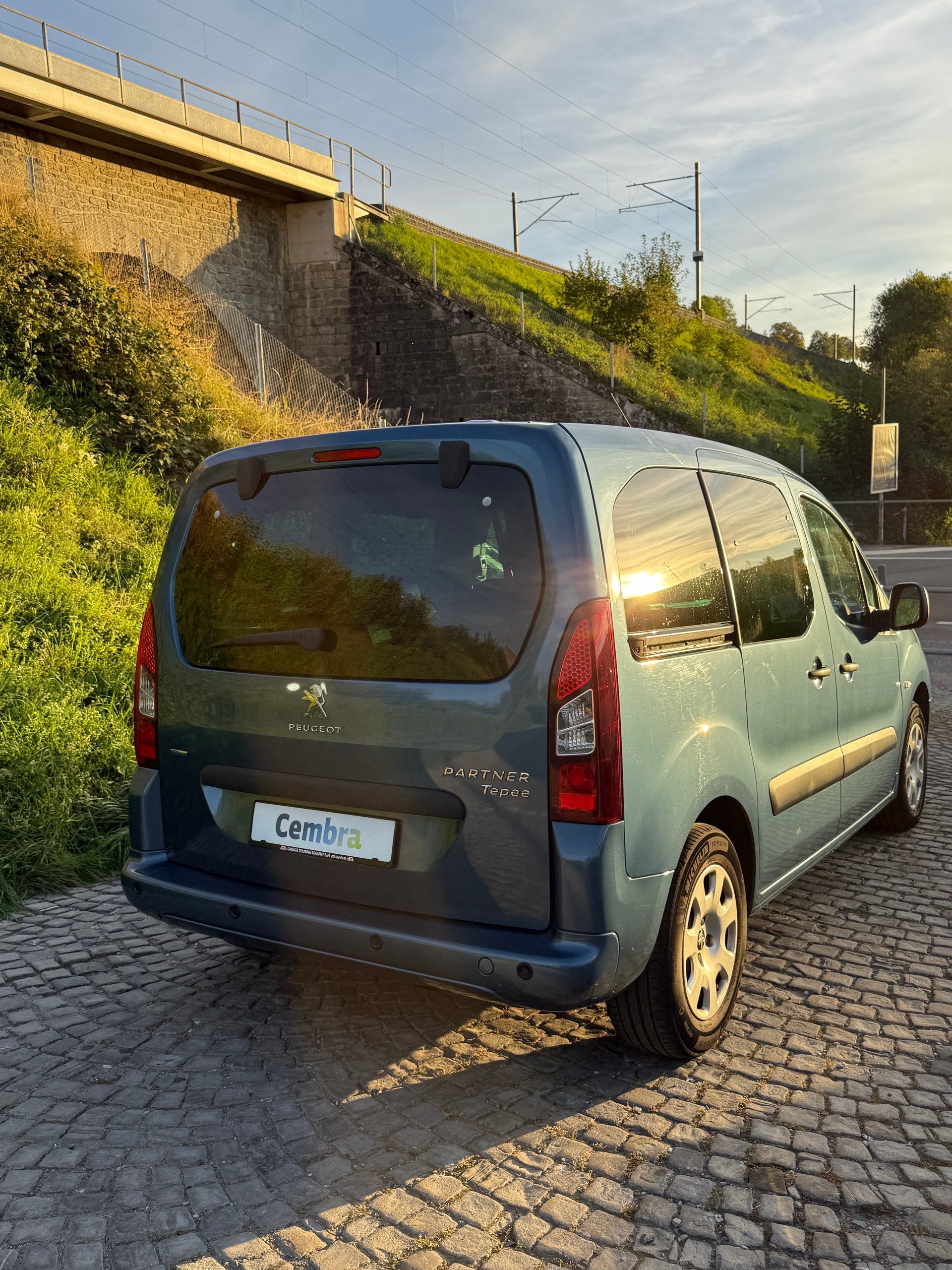 PEUGEOT Partner 1.2 PureTech Allure-image-1