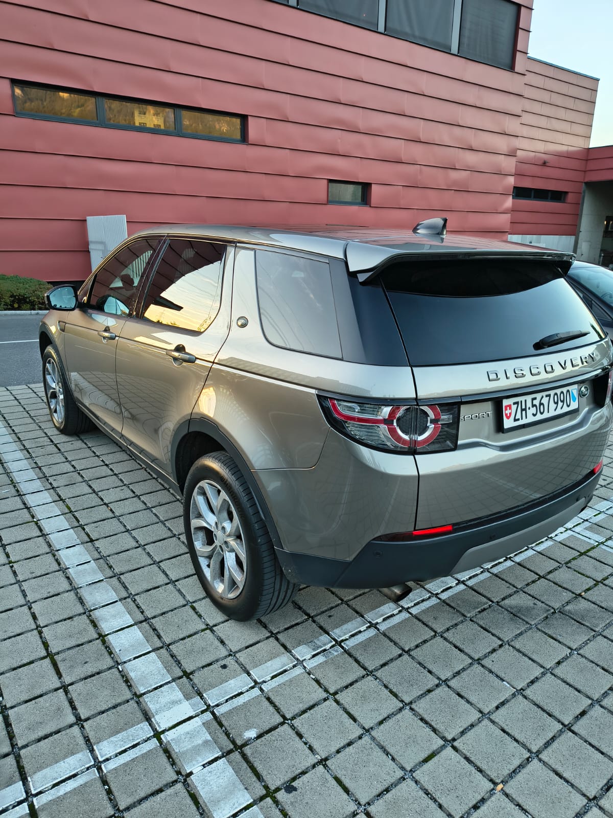 LAND ROVER 2.0 TD4 180 HSE-image-0